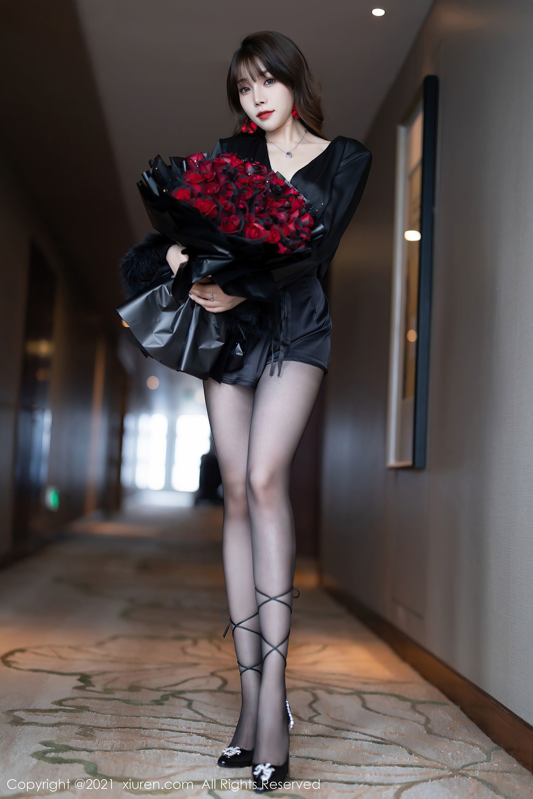 XiuRen] No.4205 Zhi Zhi Booty