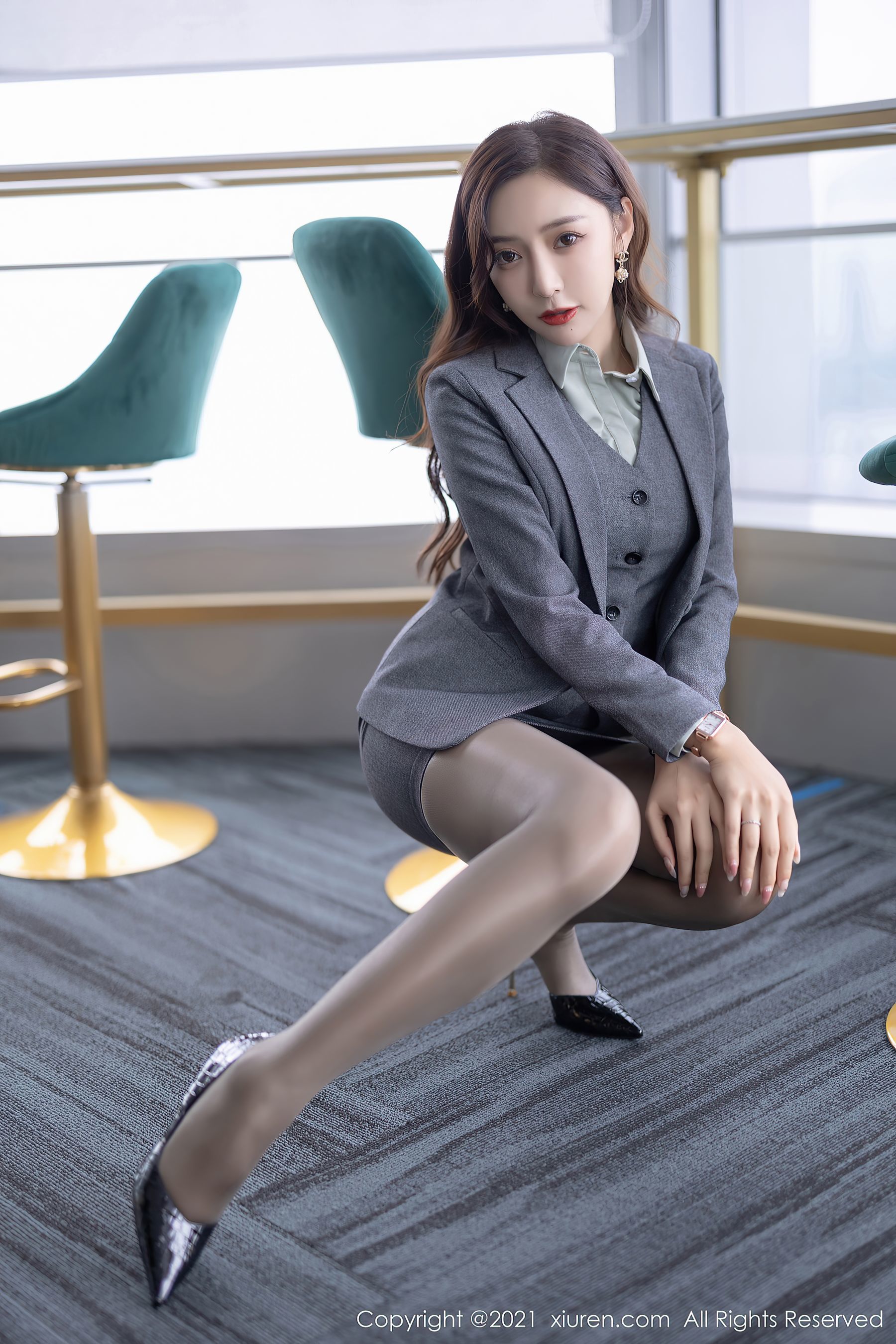 Bộ ảnh XiuRen No.4251 Wang Xinyao Yanni thư ký tất đen