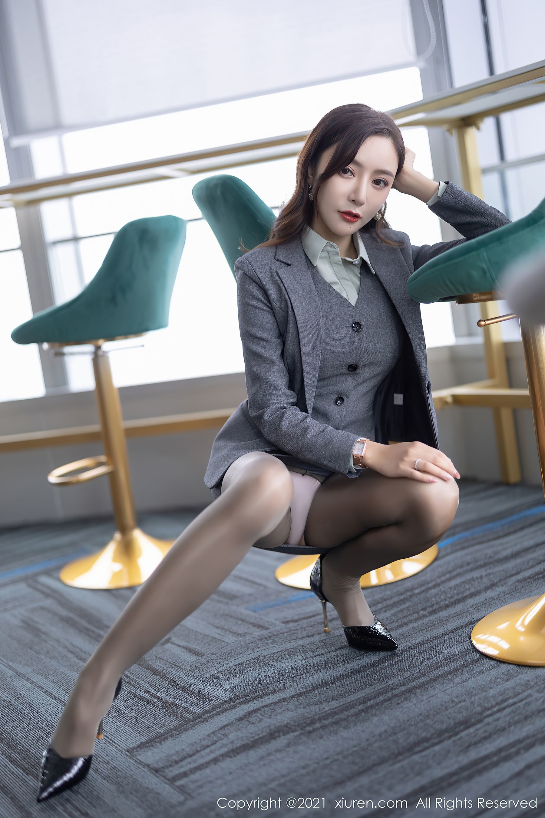 Bộ ảnh XiuRen No.4251 Wang Xinyao Yanni thư ký tất đen