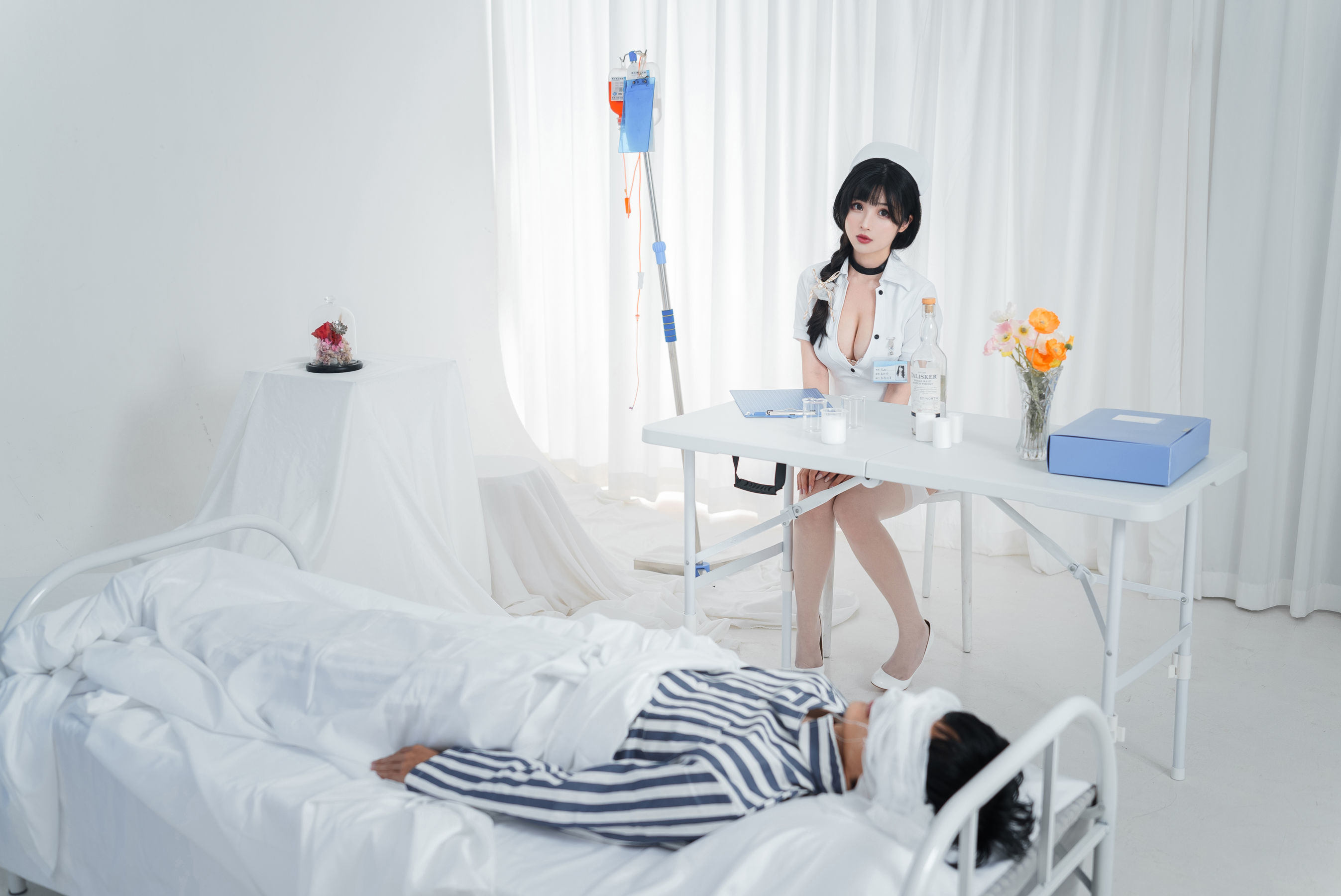 Rioko Liangliangzi『採集室実習ナース』コスプレ写真
