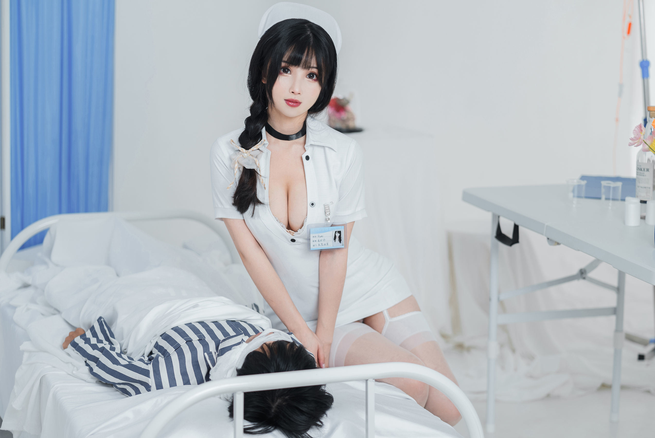 Rioko Liangliangzi『採集室実習ナース』コスプレ写真