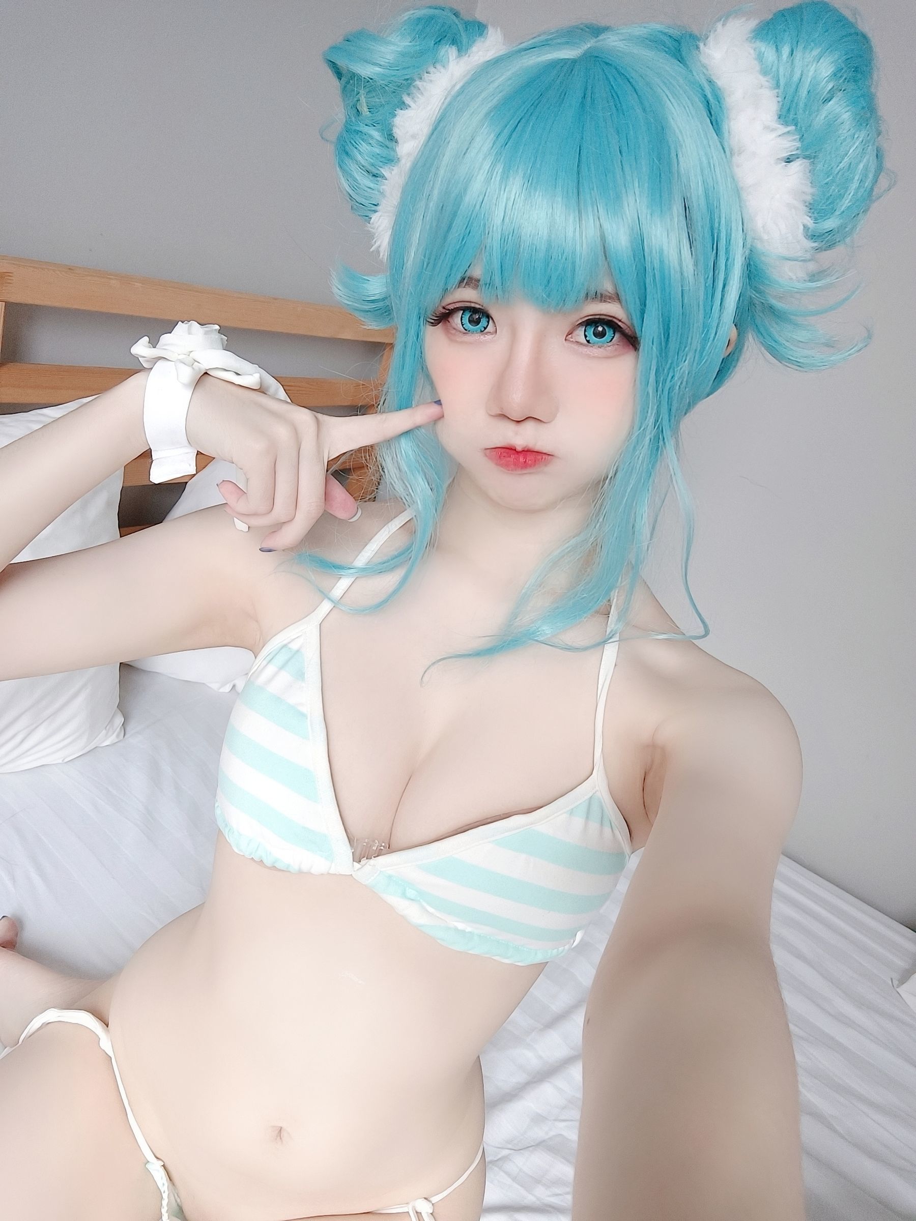 Net Hồng Cosplay] Sally Dorasnow - Miku Bikini
