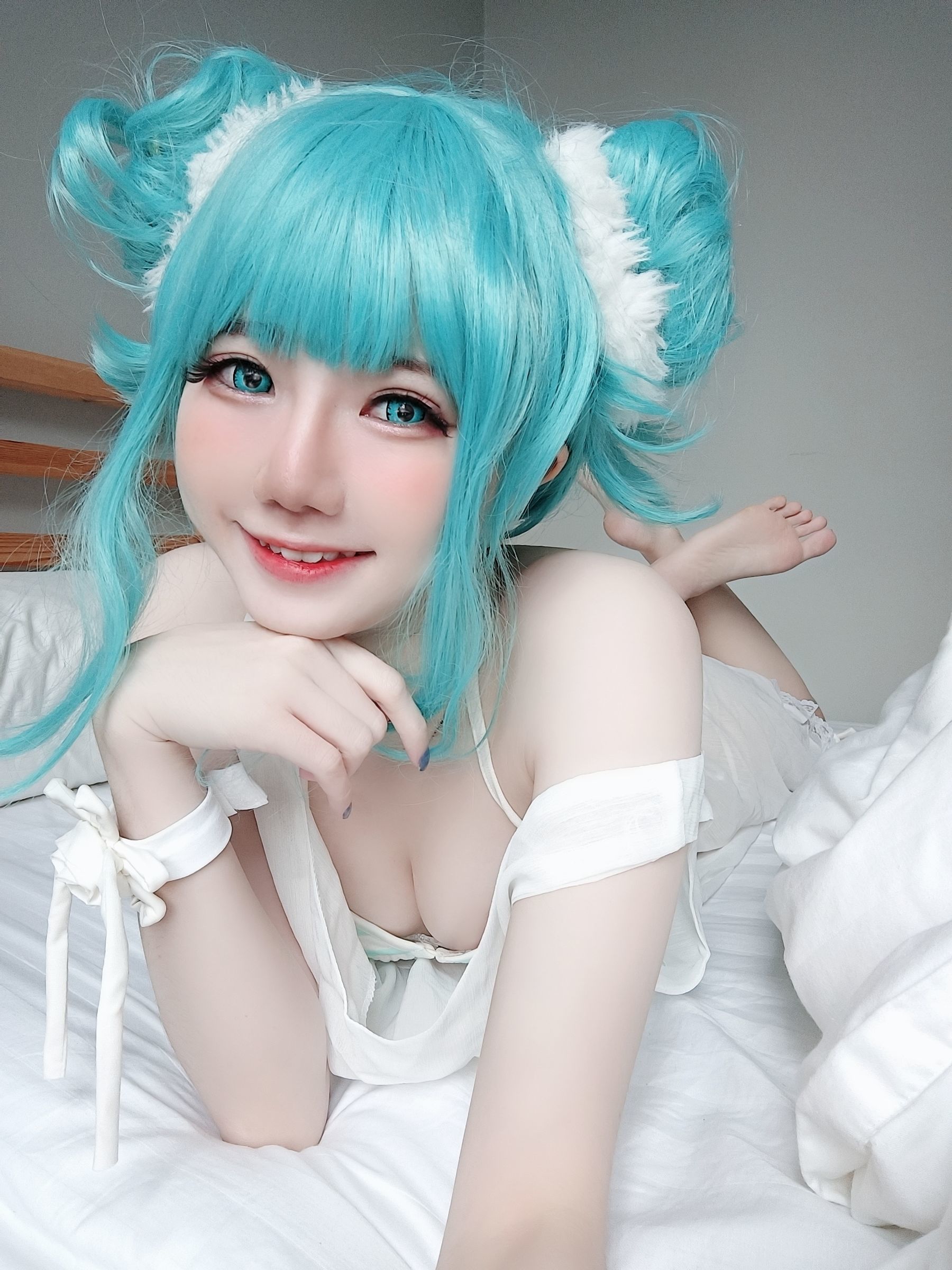 Net Hồng Cosplay] Sally Dorasnow - Miku Bikini