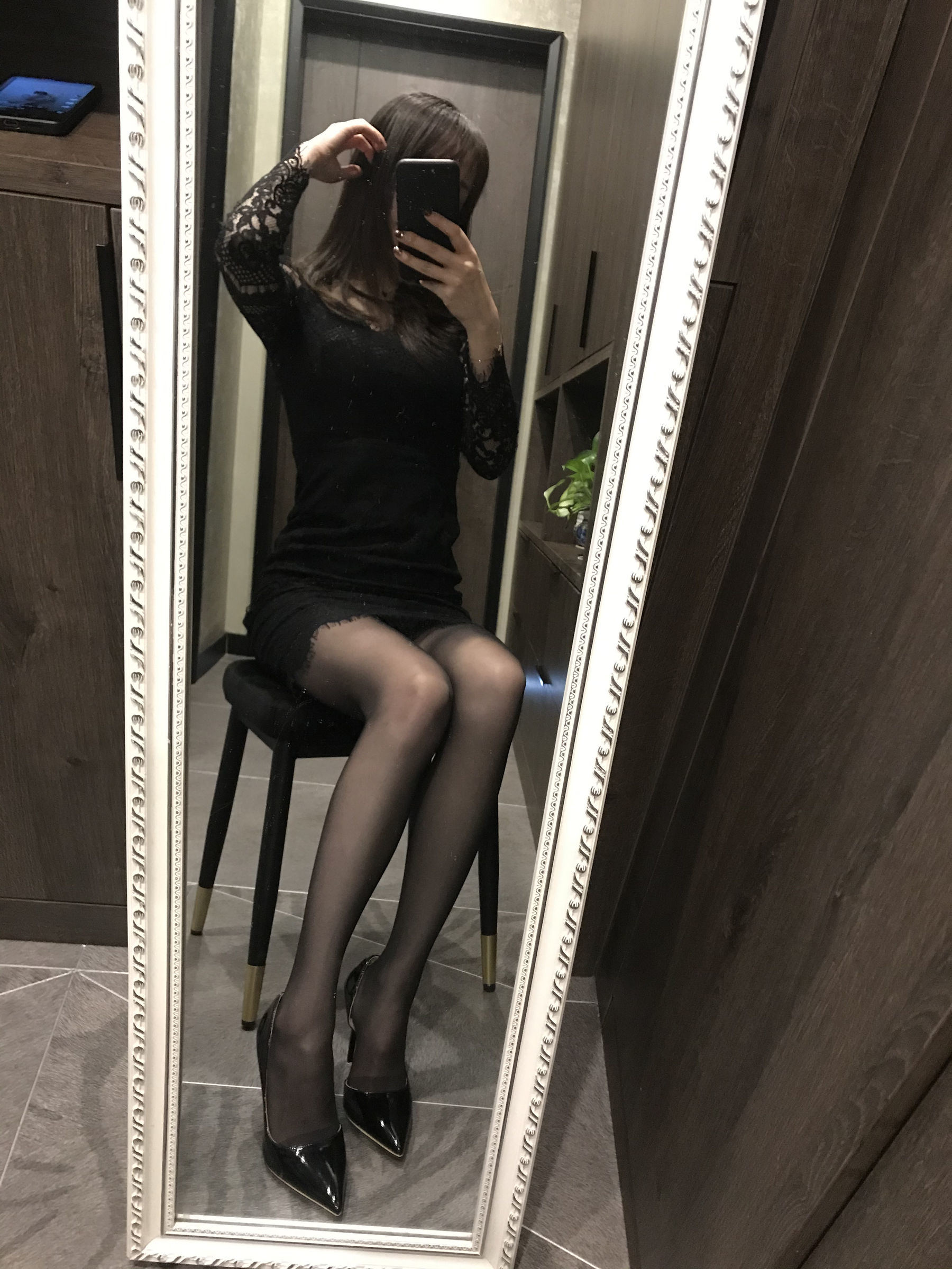Blogger Chân Tơ Mễ Lộc_Monroe 2020.03.06 Hiển Thị Tại Nhà