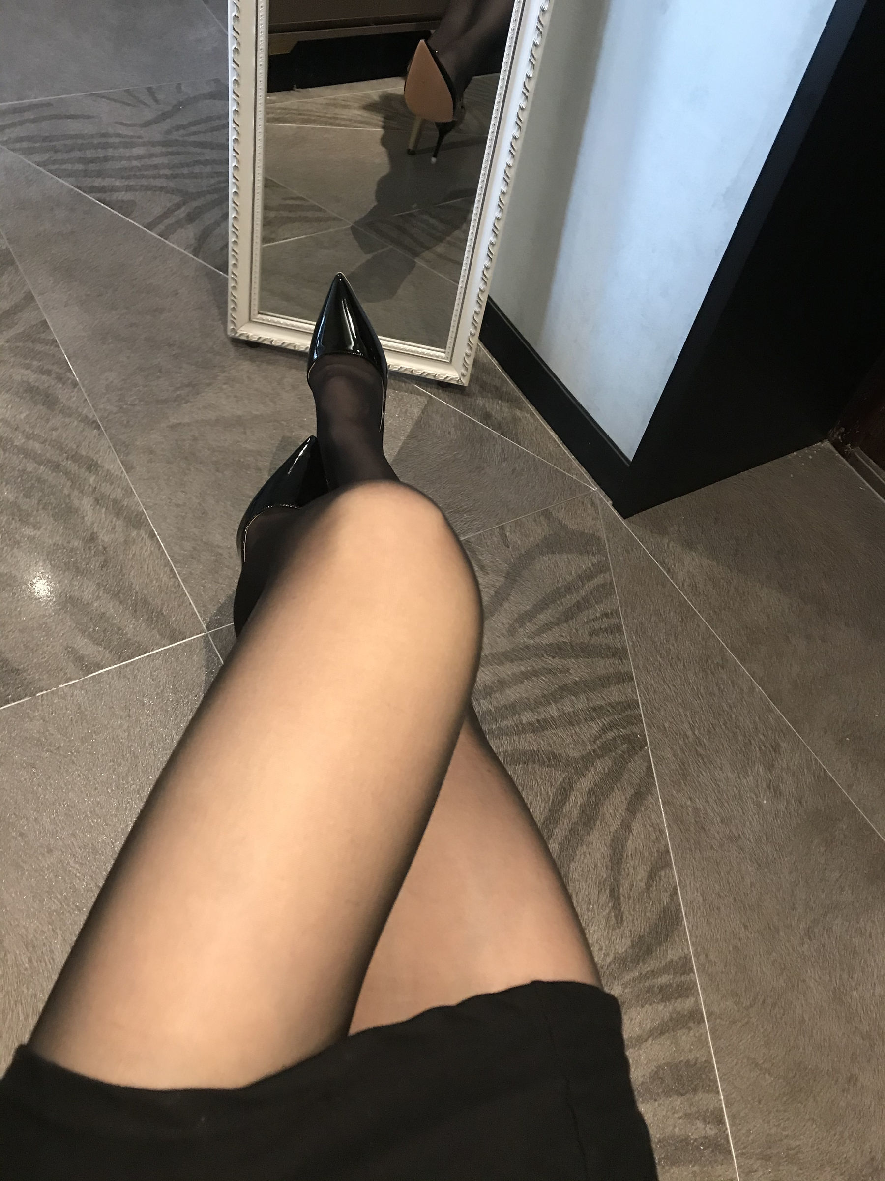 Blogger Chân Tơ Mễ Lộc_Monroe 2020.03.06 Hiển Thị Tại Nhà