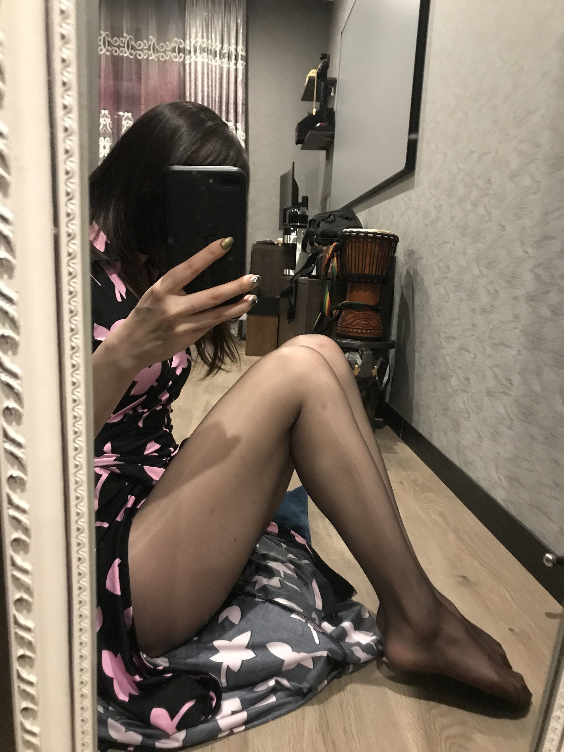 Foot Fetish Blogger Milu_Monroe 2020.03.23 Body-Hugging Black Stockings