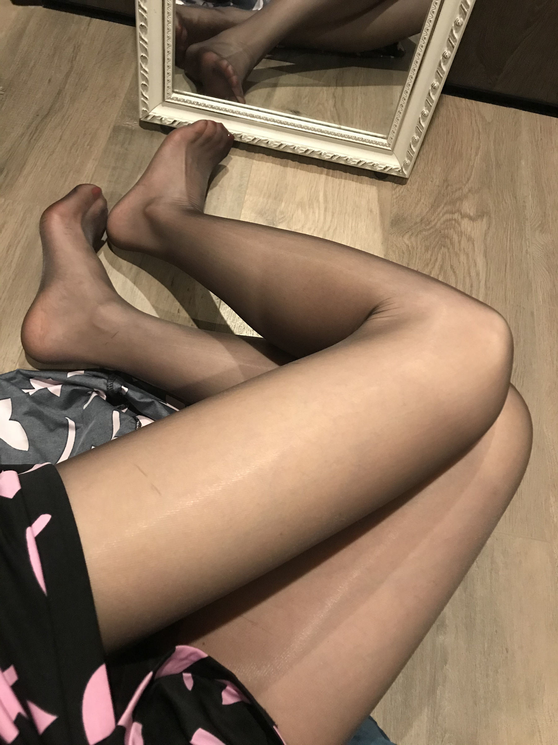 Foot Fetish Blogger Milu_Monroe 2020.03.23 Body-Hugging Black Stockings