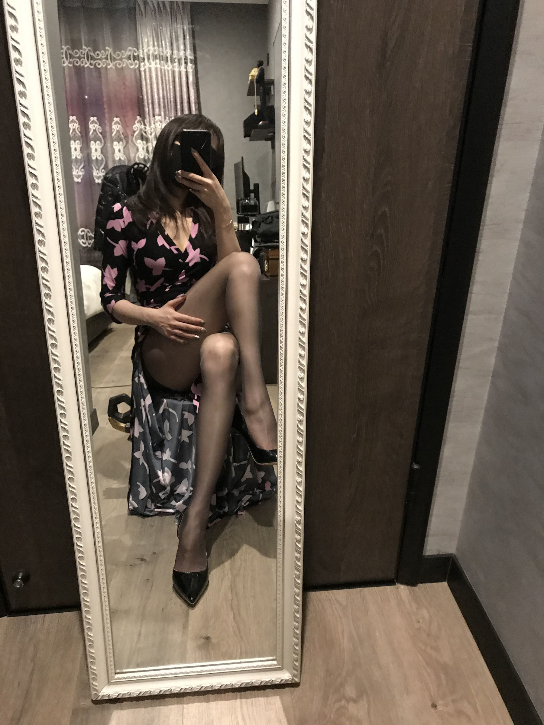 Foot Fetish Blogger Milu_Monroe 2020.03.23 Body-Hugging Black Stockings