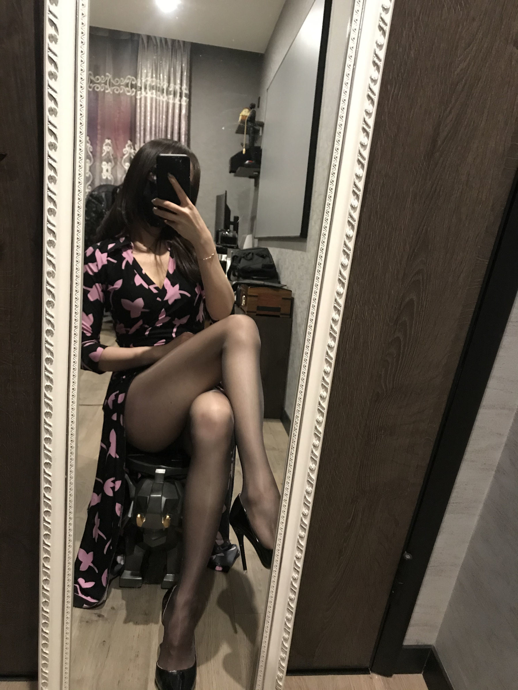 Foot Fetish Blogger Milu_Monroe 2020.03.23 Body-Hugging Black Stockings