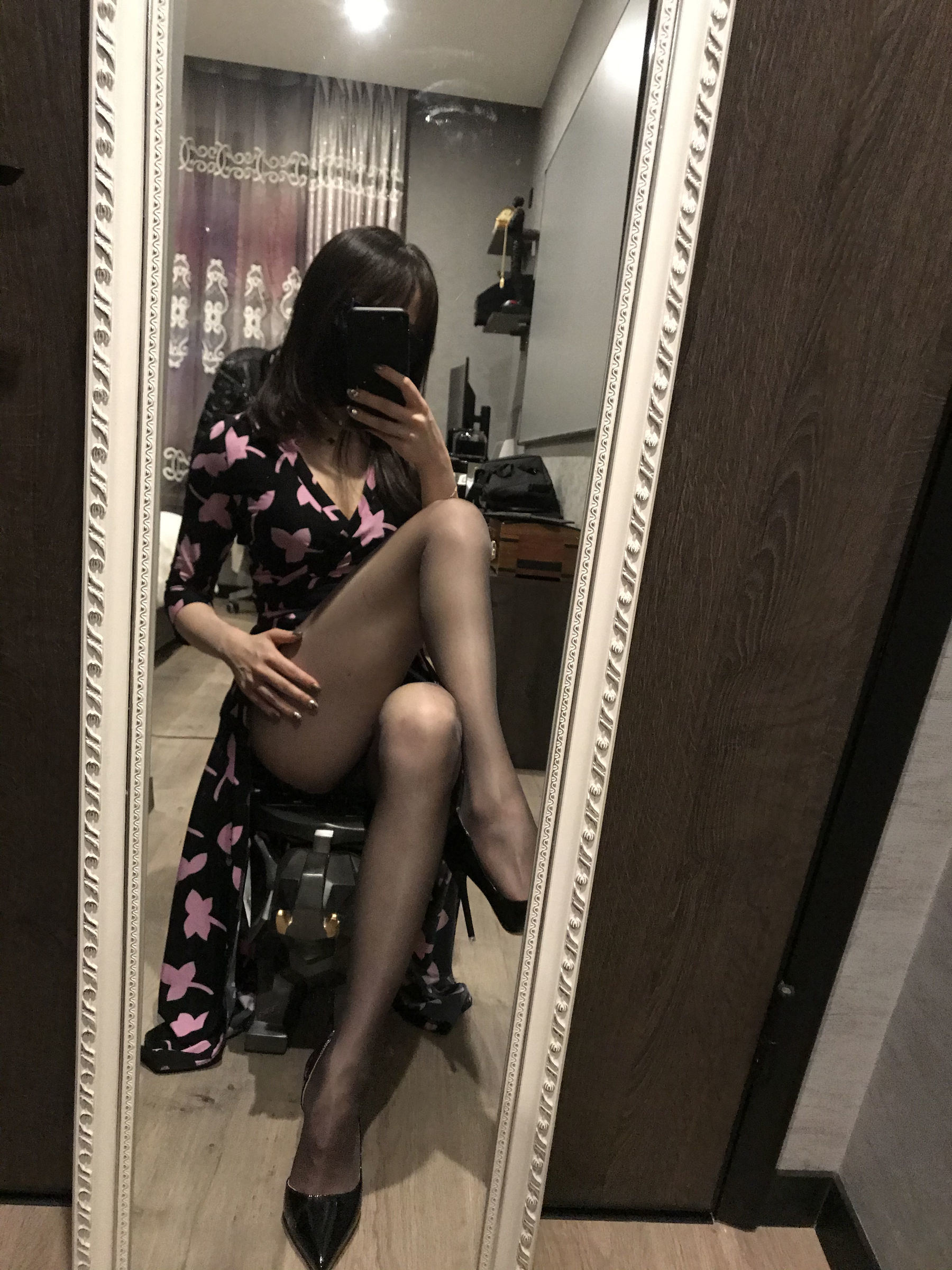 Foot Fetish Blogger Milu_Monroe 2020.03.23 Body-Hugging Black Stockings