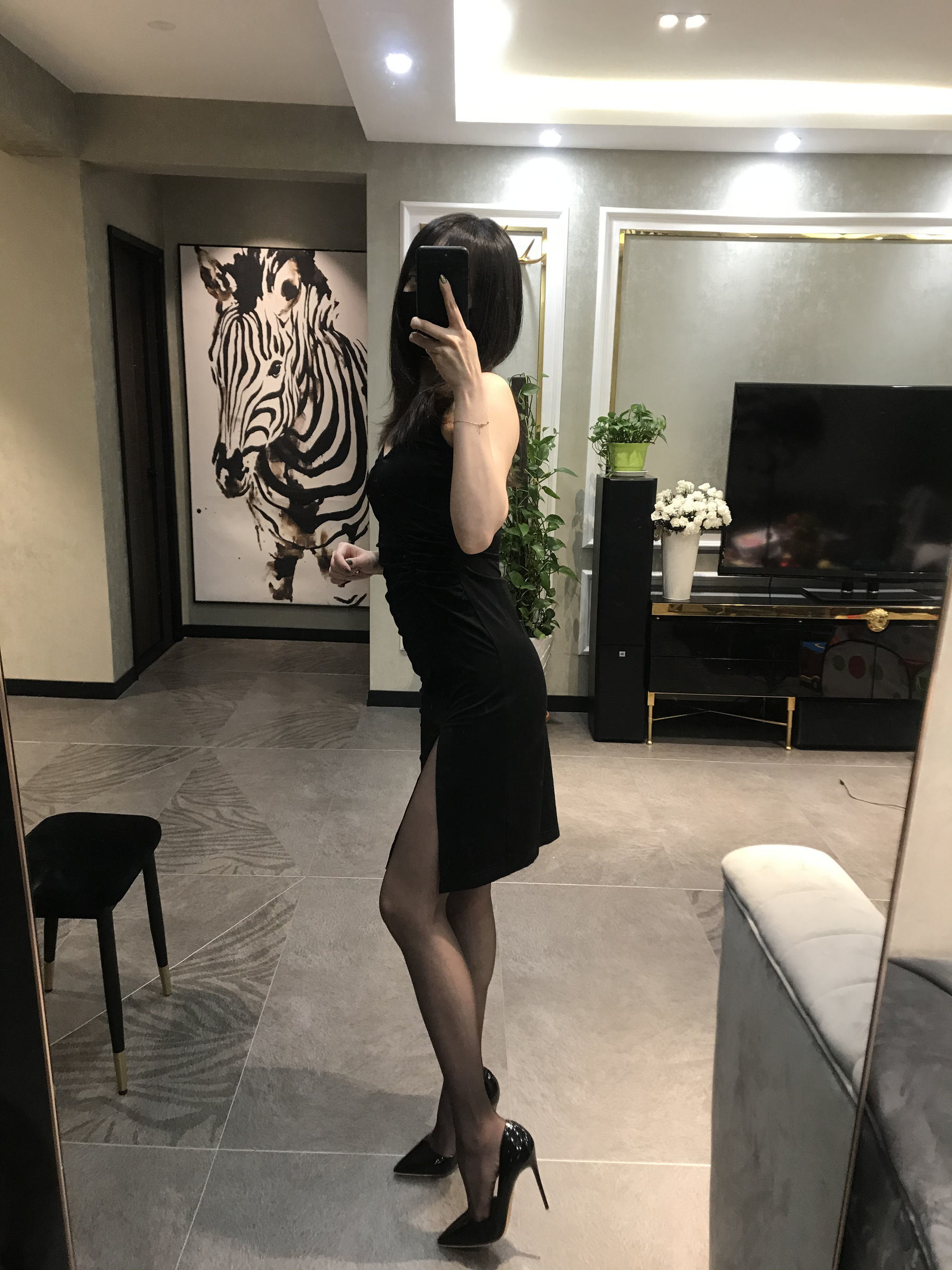 Blogger Sỹ Túc Milu_Monroe 2020.04.04 Vòng mông quyến rũ