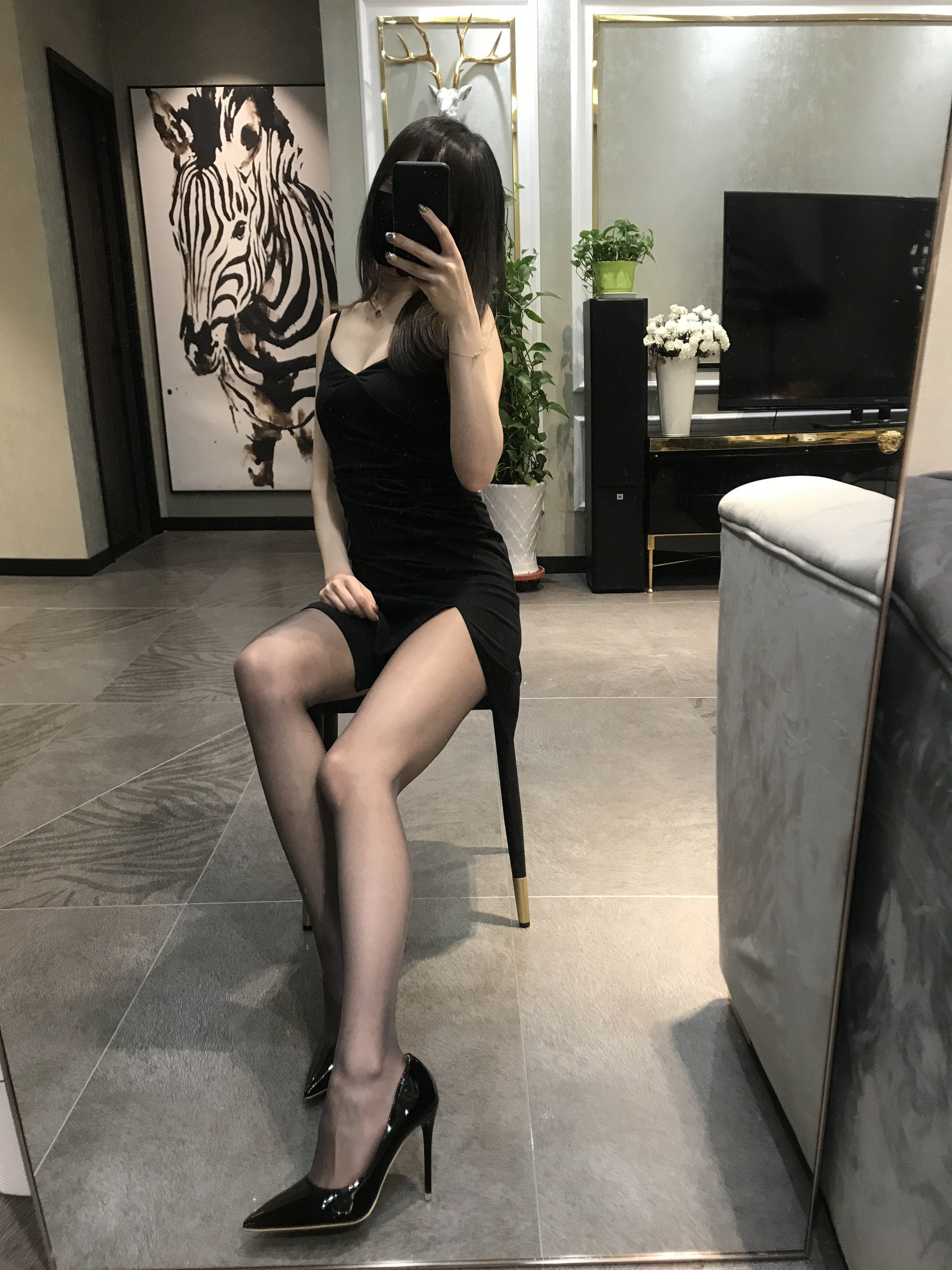 Blogger Sỹ Túc Milu_Monroe 2020.04.04 Vòng mông quyến rũ
