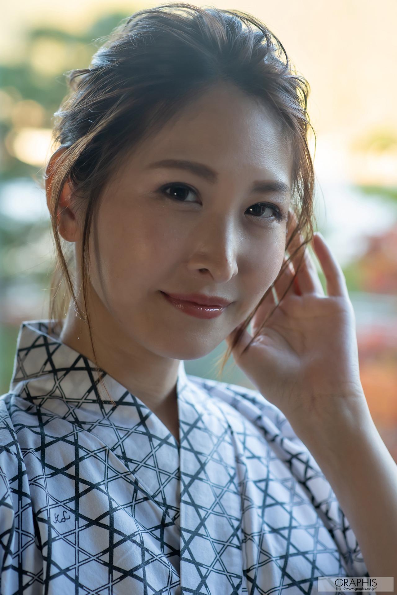 [Graphis] Gals – Mai Kanami 神菜美まい Classy [141P]