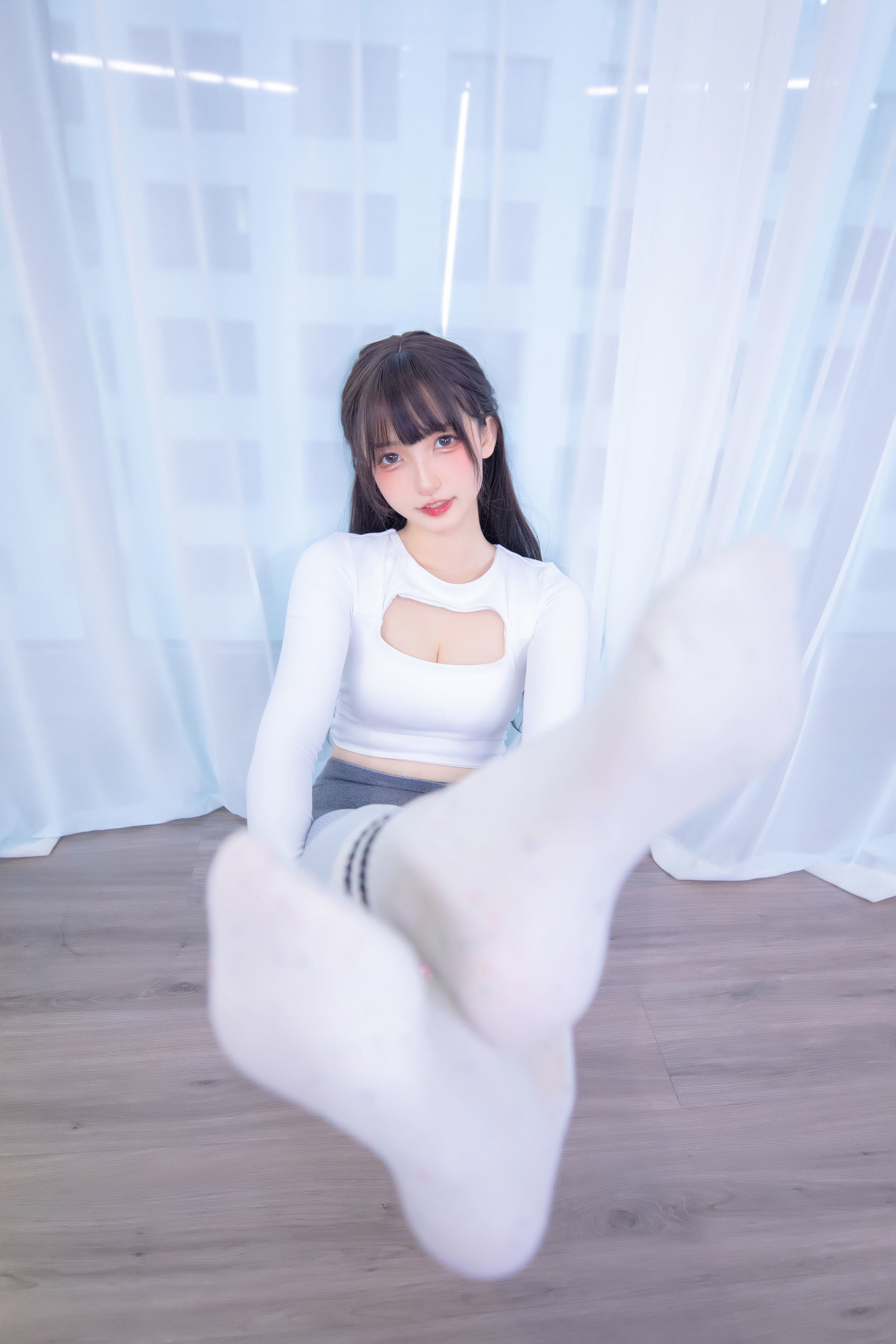 ネット紅COS] ロリ神楽板真冬 ヨガ少女