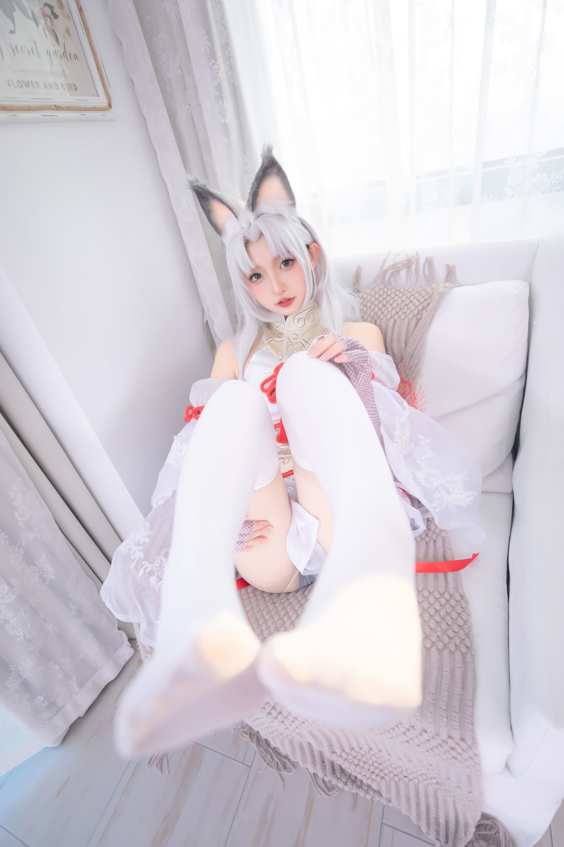 ネット有名人COS] ロリ神楽板真冬 白シルク胡桃
