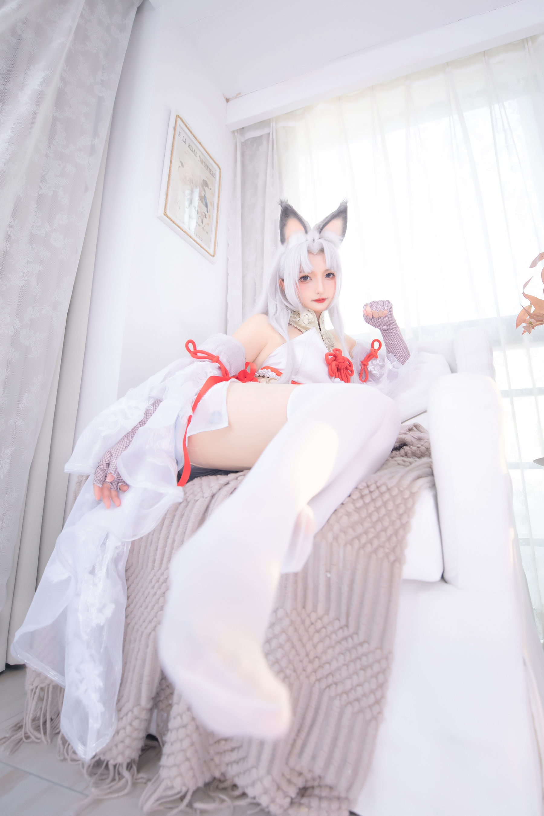 ネット有名人COS] ロリ神楽板真冬 白シルク胡桃
