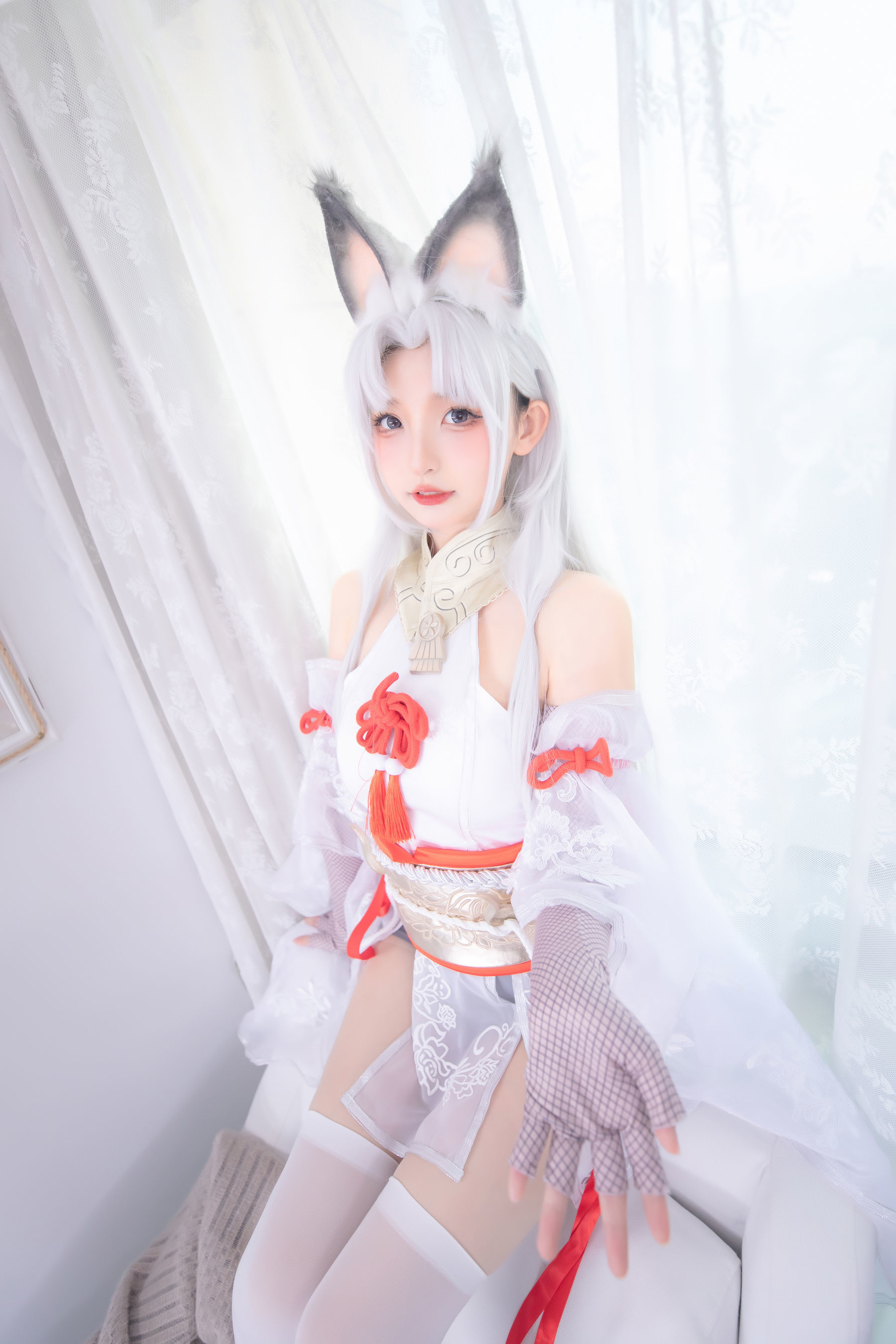 ネット有名人COS] ロリ神楽板真冬 白シルク胡桃
