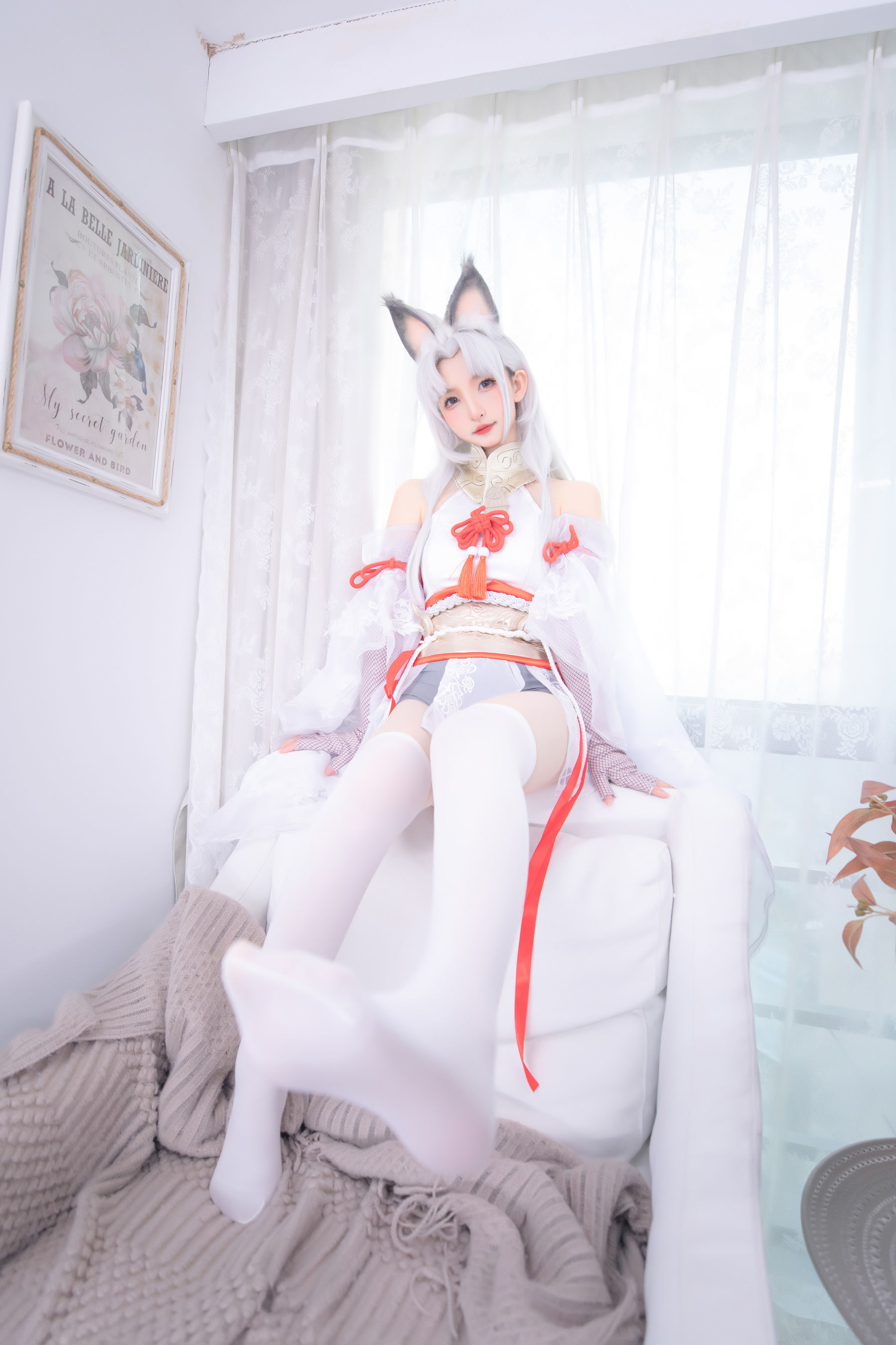 ネット有名人COS] ロリ神楽板真冬 白シルク胡桃
