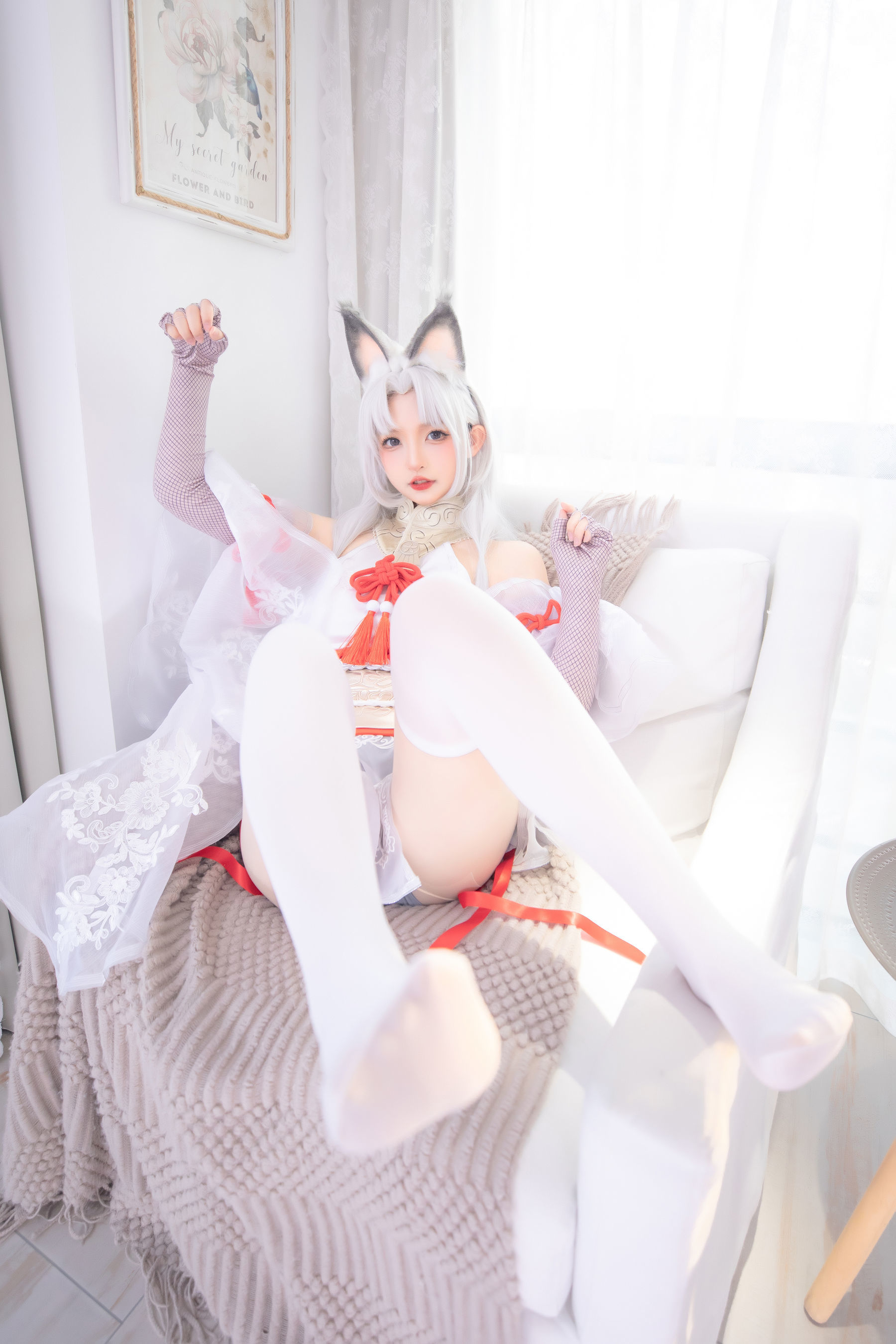 ネット有名人COS] ロリ神楽板真冬 白シルク胡桃