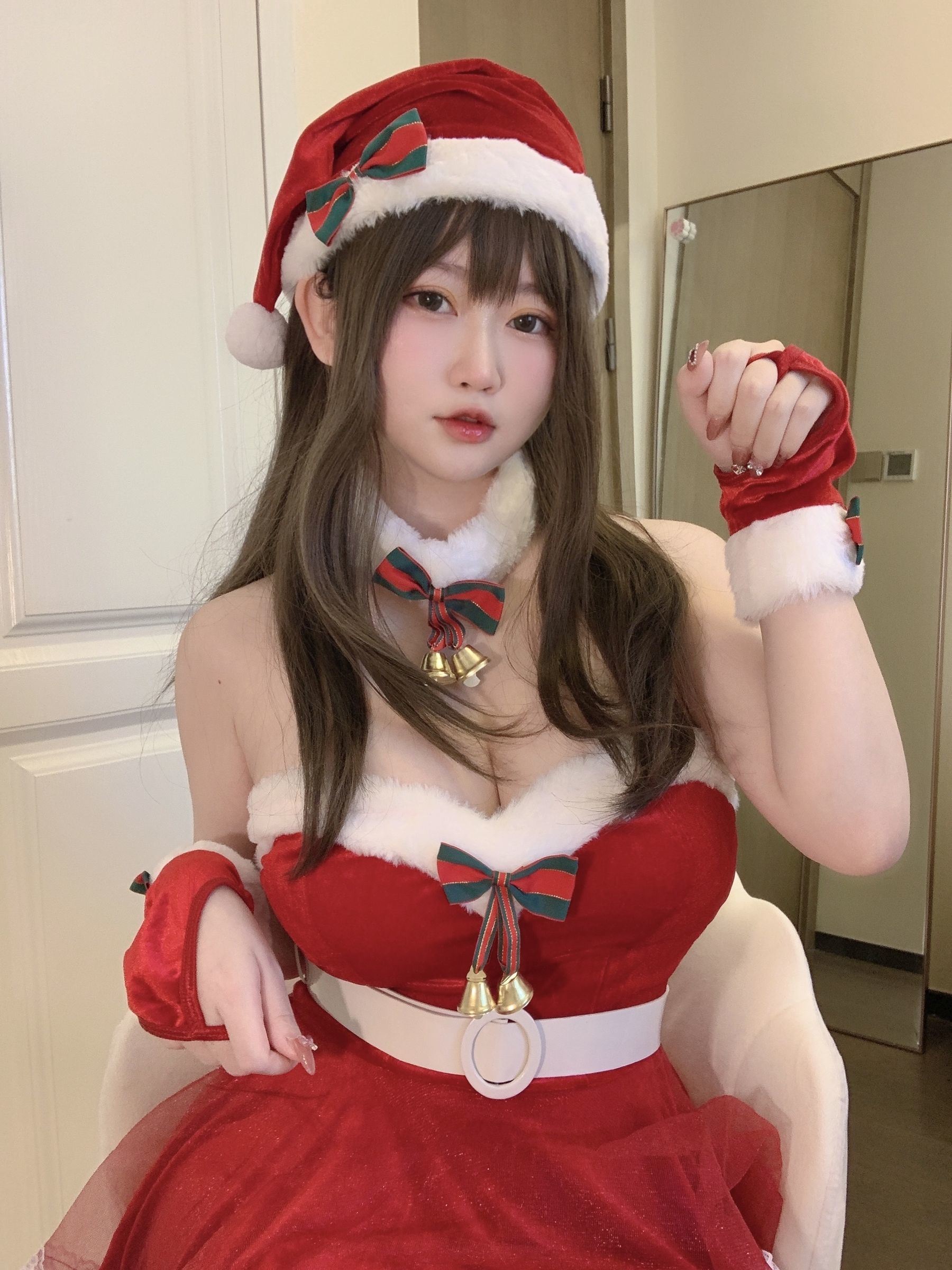 Cosplay Ngôi Sao Mạng] Cô Gái Đào Là Yi Jiang - 2021 Giáng Sinh Đặc Tập