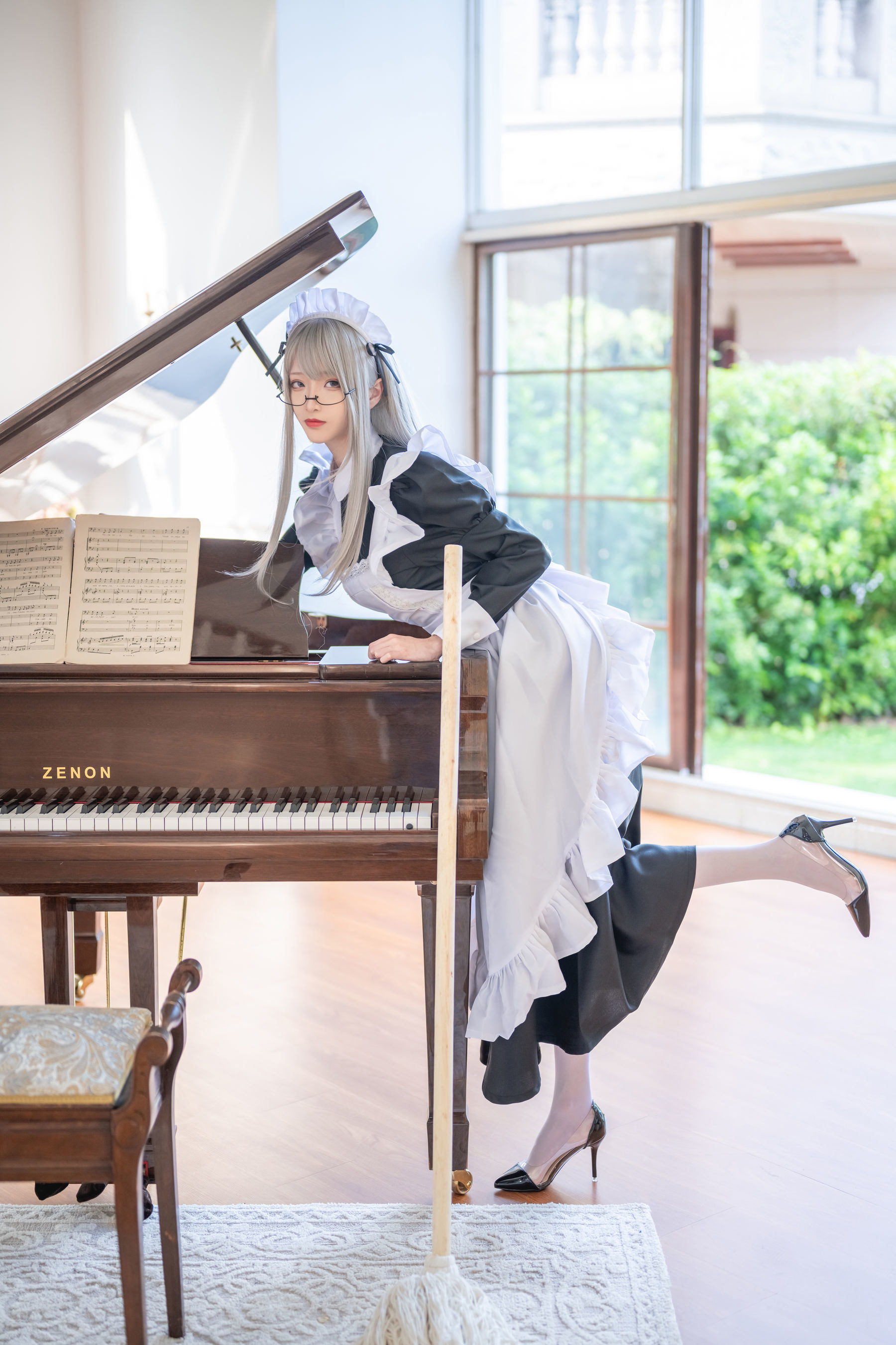ネット有名人COS] 長い脚のコスプレイヤーアオアオシジェイエス - 職業恋愛