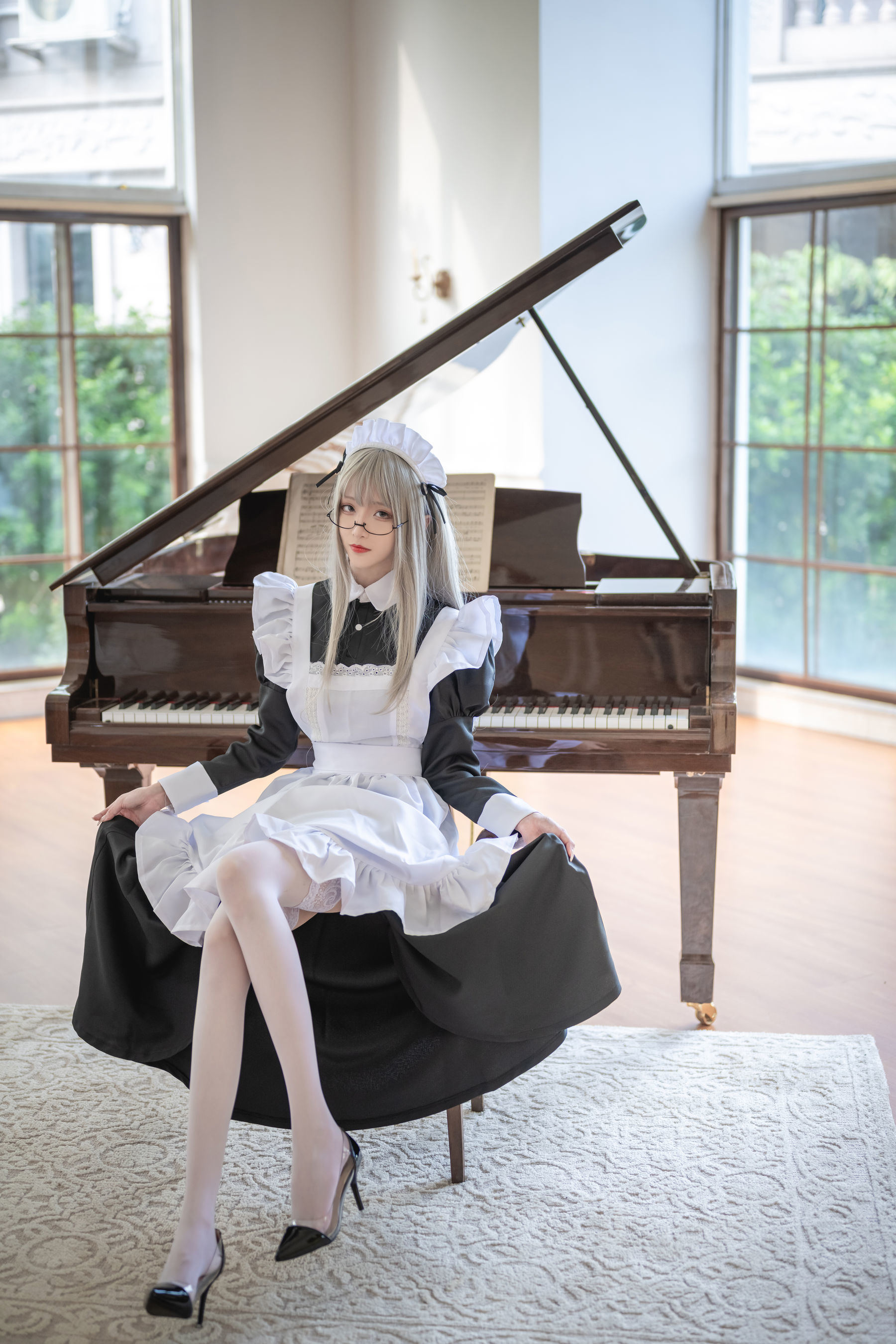ネット有名人COS] 長い脚のコスプレイヤーアオアオシジェイエス - 職業恋愛