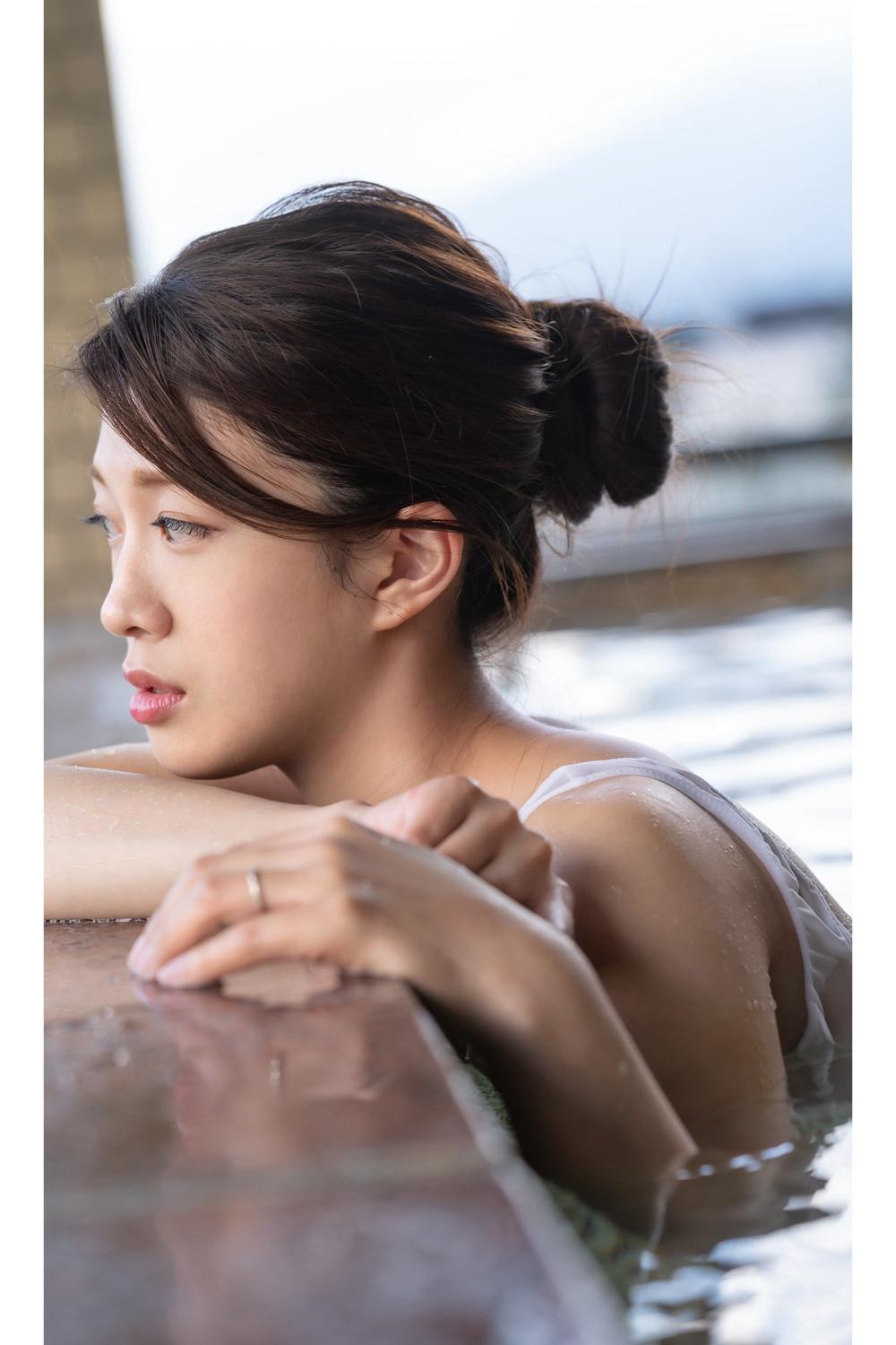 Giai Điệu Của Sự Vui Thú Ariga Minaho [Tập Ảnh Gravure] 115 Trang