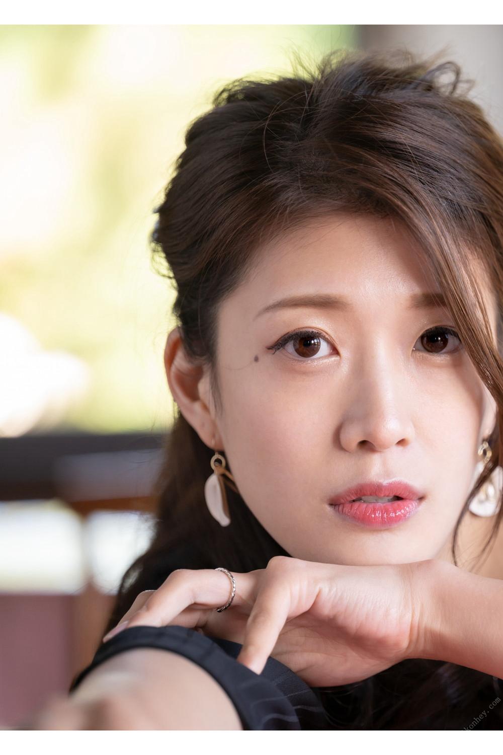 Giai Điệu Của Sự Vui Thú Ariga Minaho [Tập Ảnh Gravure] 115 Trang