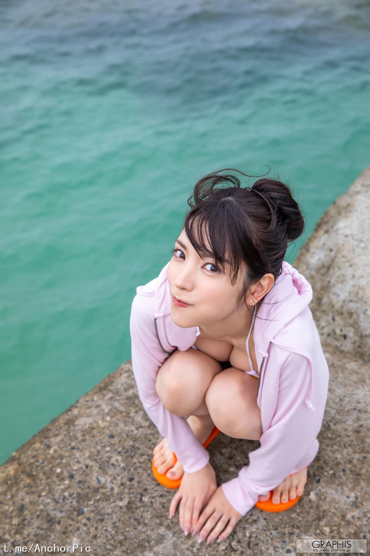 [Graphis] Gals – Karen Kaede 楓カレン「Tropical Tour!」141P