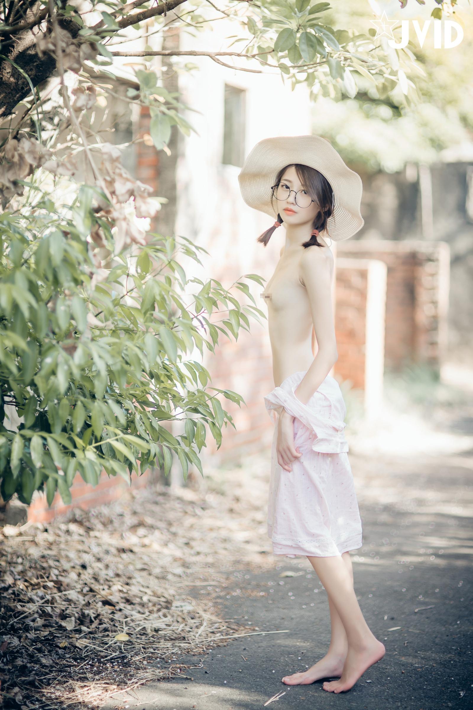 JVID Yanyan Catching Bugs Photo Set 147P