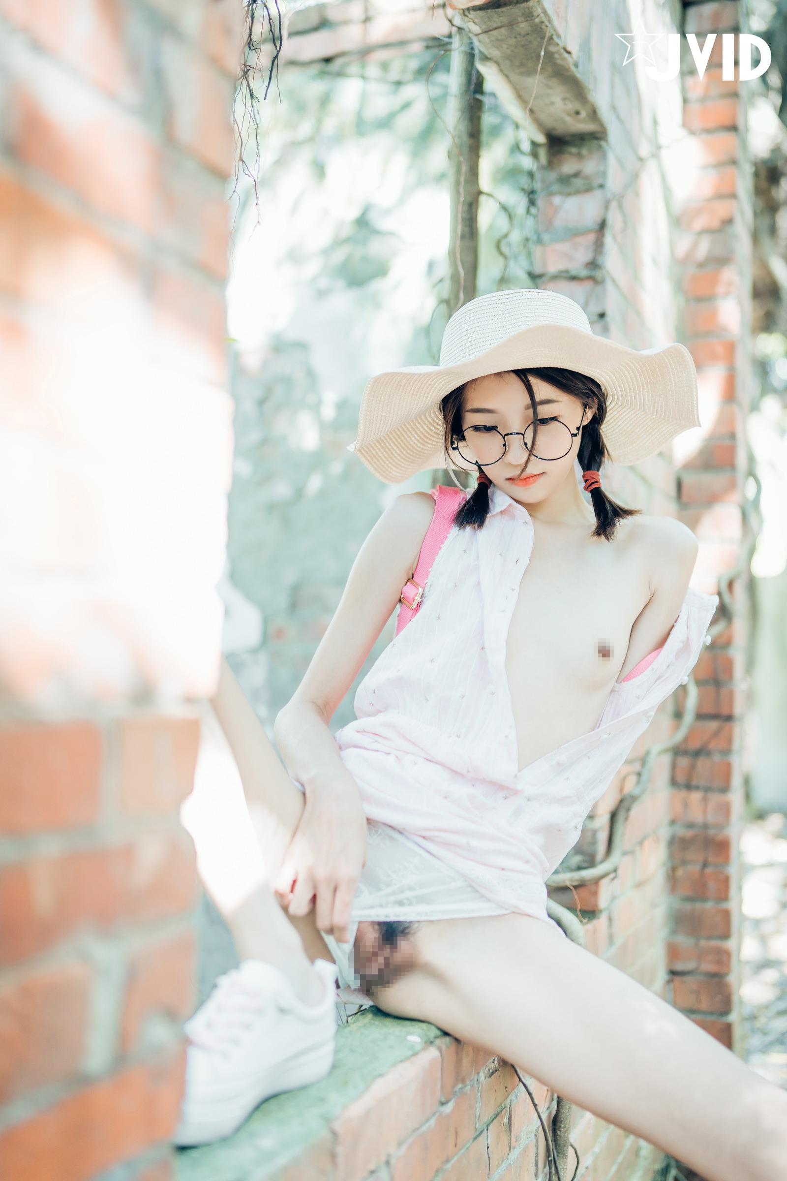JVID Yanyan Catching Bugs Photo Set 147P