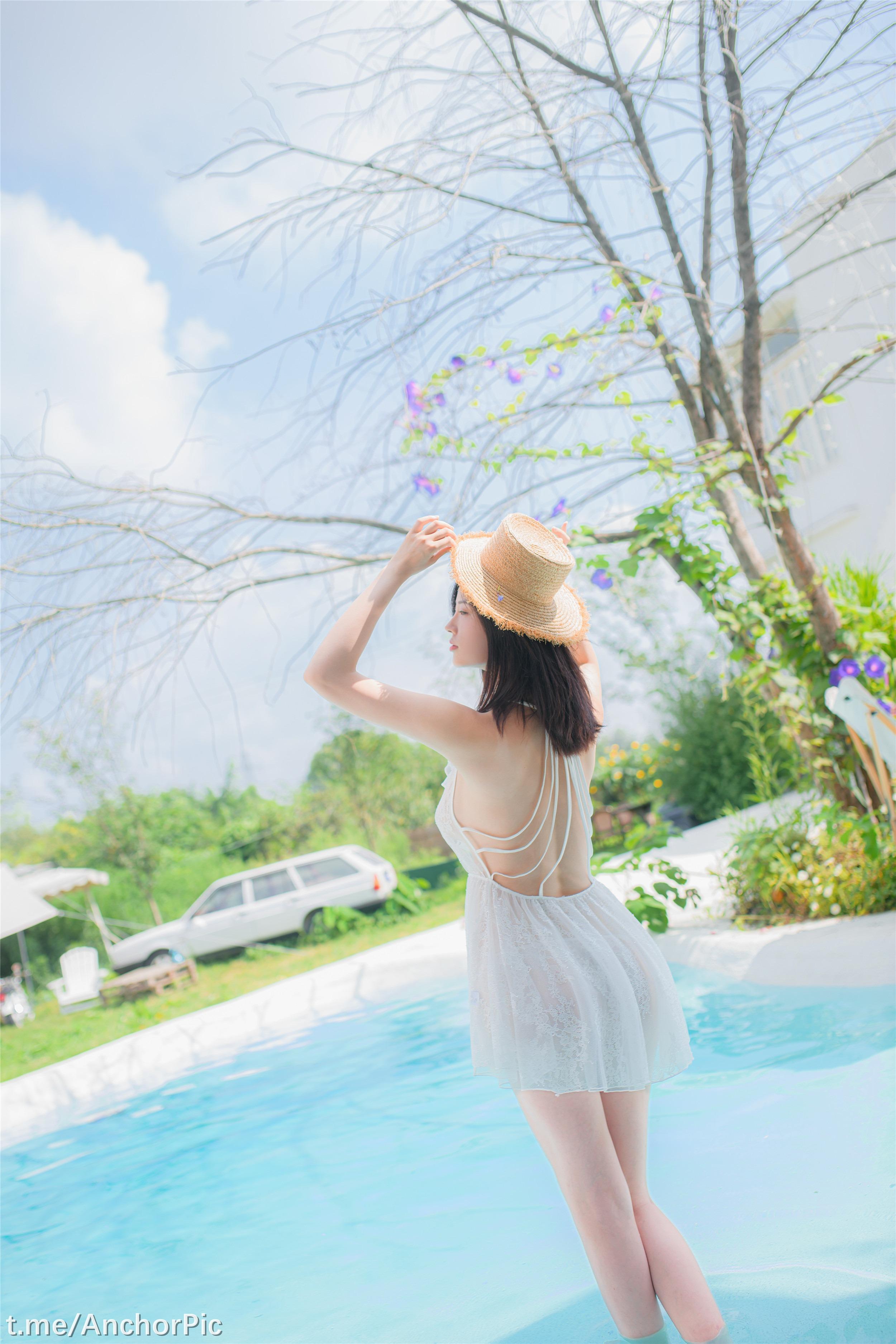 Niên Niên - Hồ bơi giới hạn mùa hè [34P
