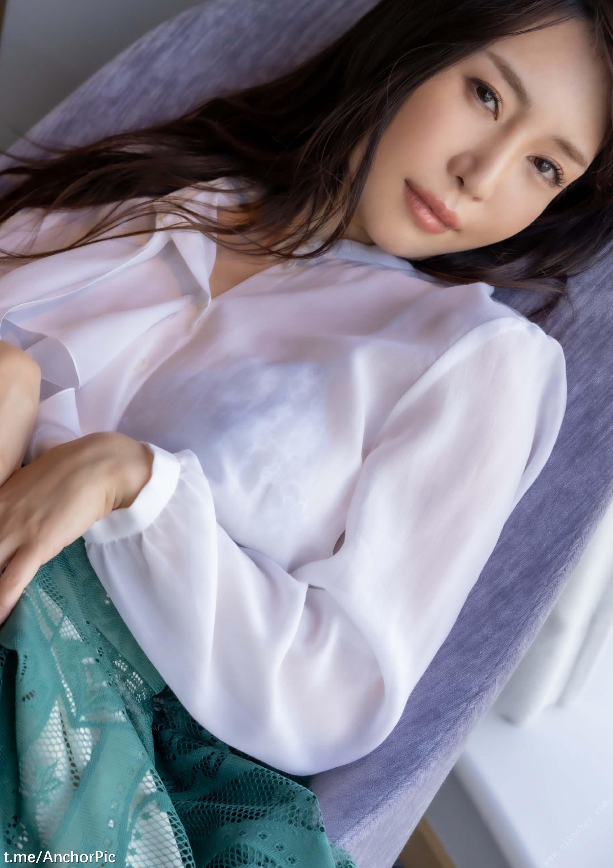 The photo collection "Inorganic Woman" by Yuko Ono 122P
