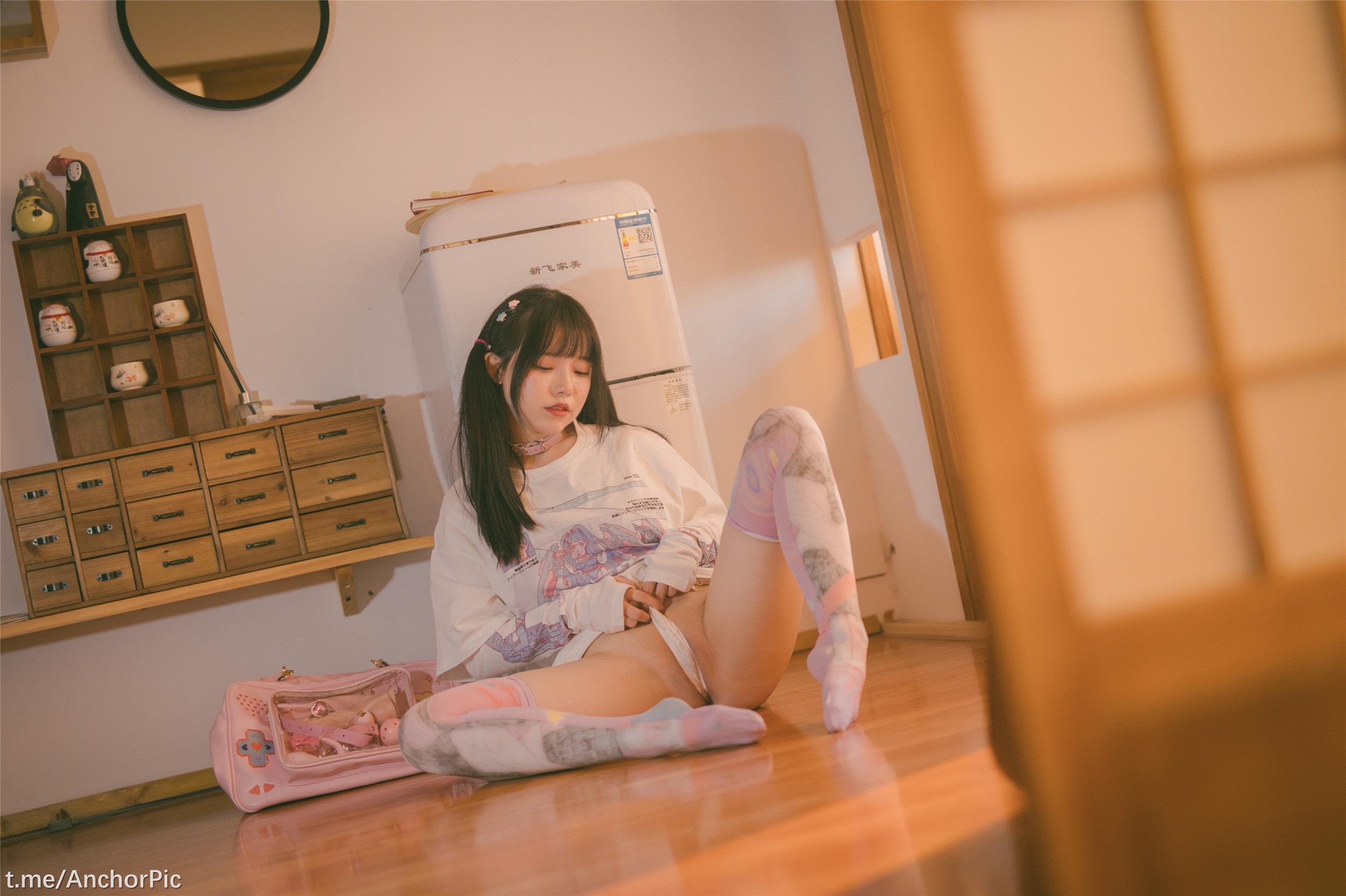 Lục Vị Đế Hoàng Sốt - Ngọ Hậu Thiếu Nữ 84P