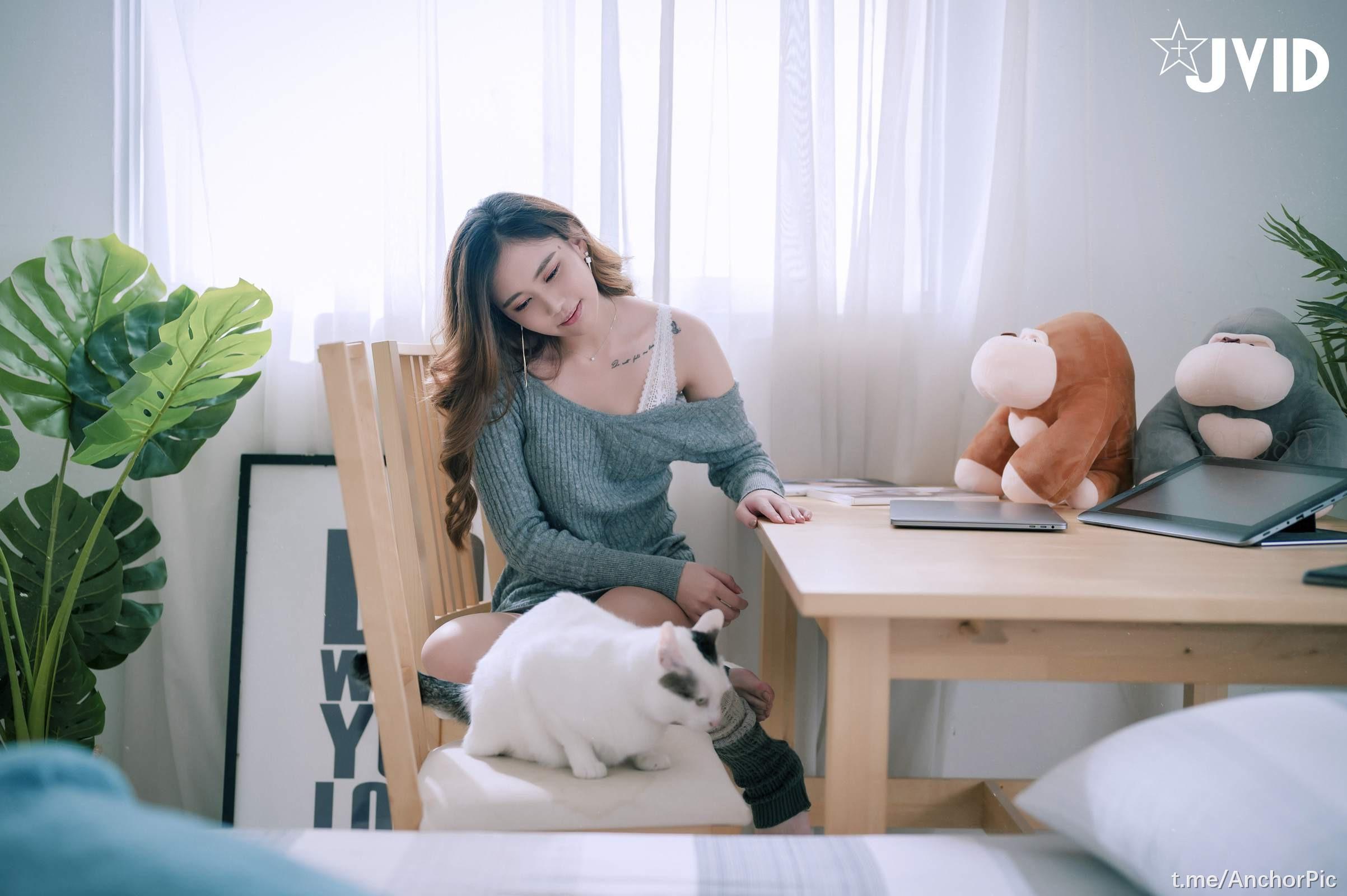 JVID] 제시카 - 친구 집에 고양이 보러 갔을 때 강제 절정 93P