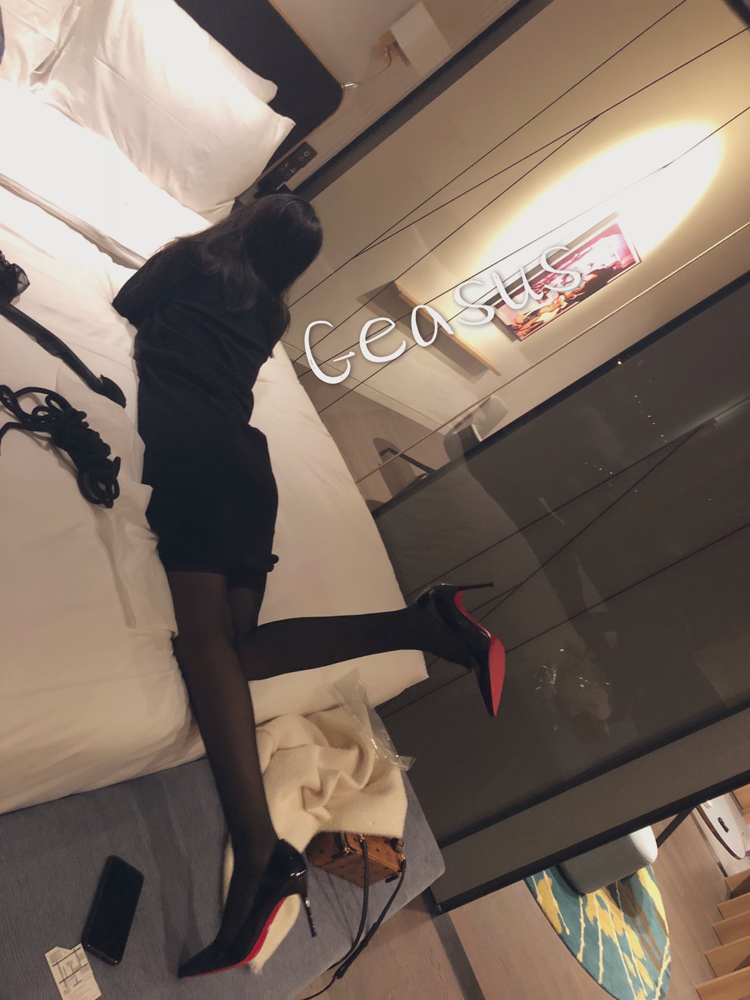 推特極品女神靈兒大尺度私拍流出 97P