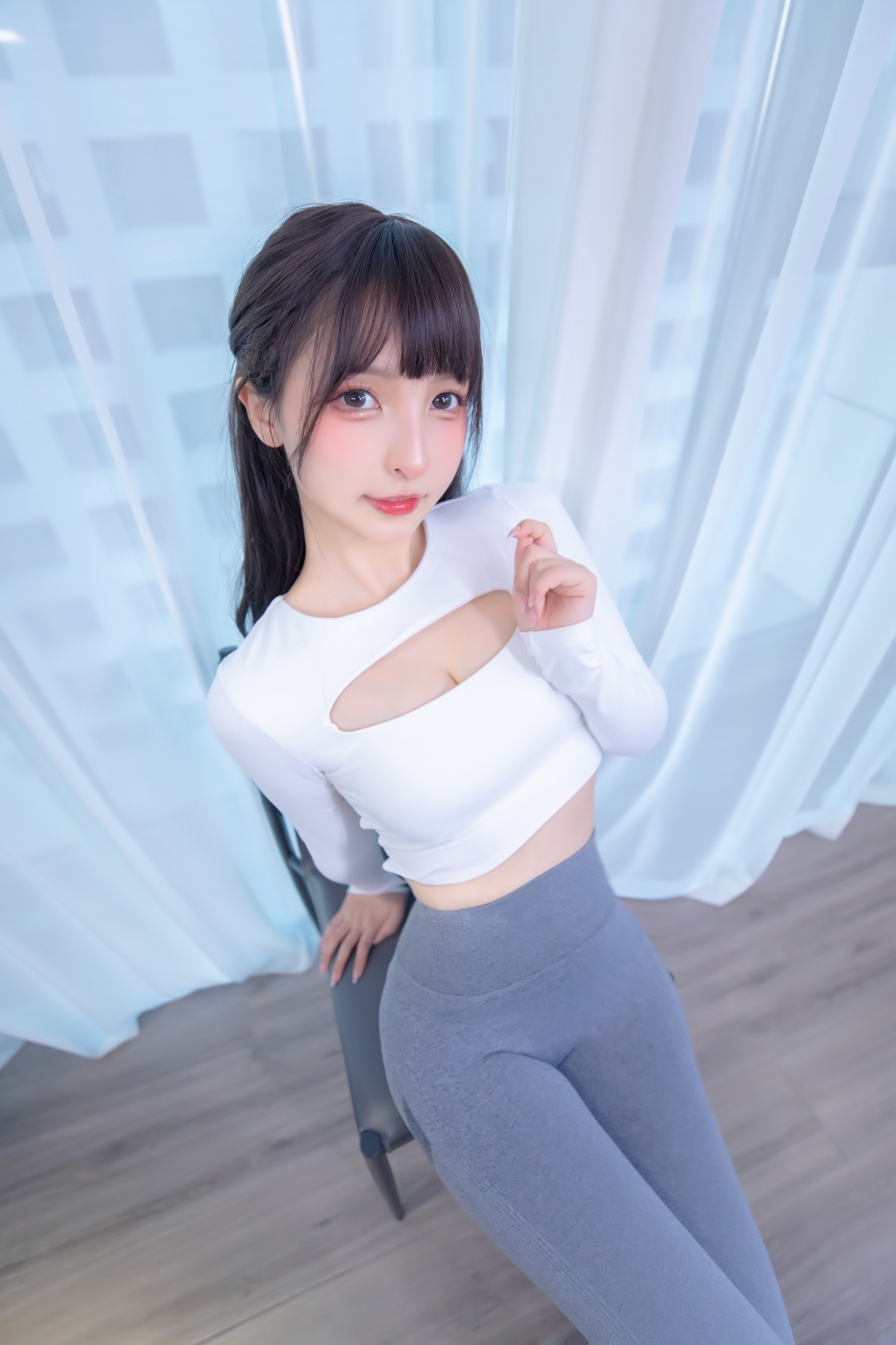 神樂坂真冬 - No.90 瑜伽少女