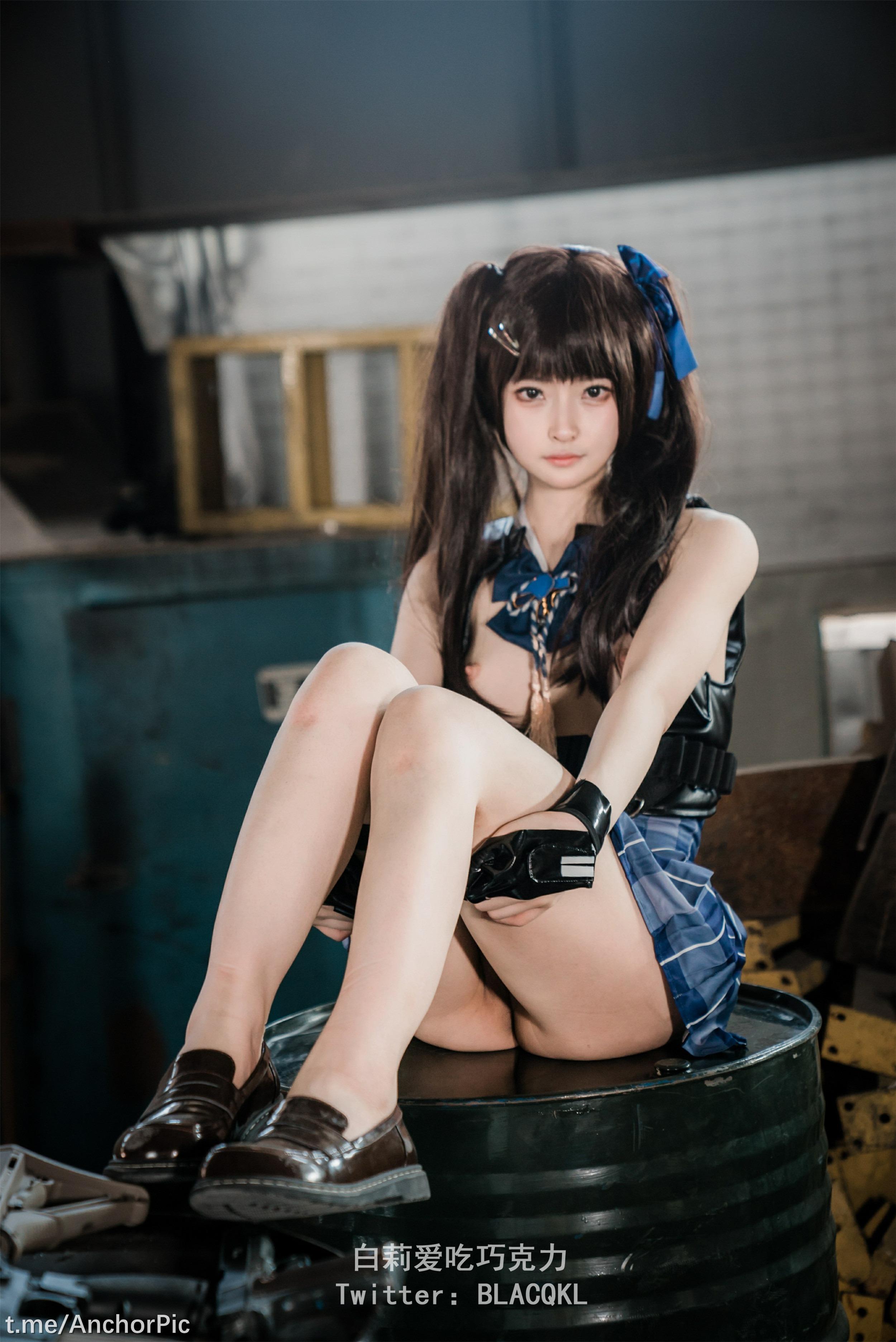 Bai Li Loves Chocolate - Guan Xiaoyu [81P]