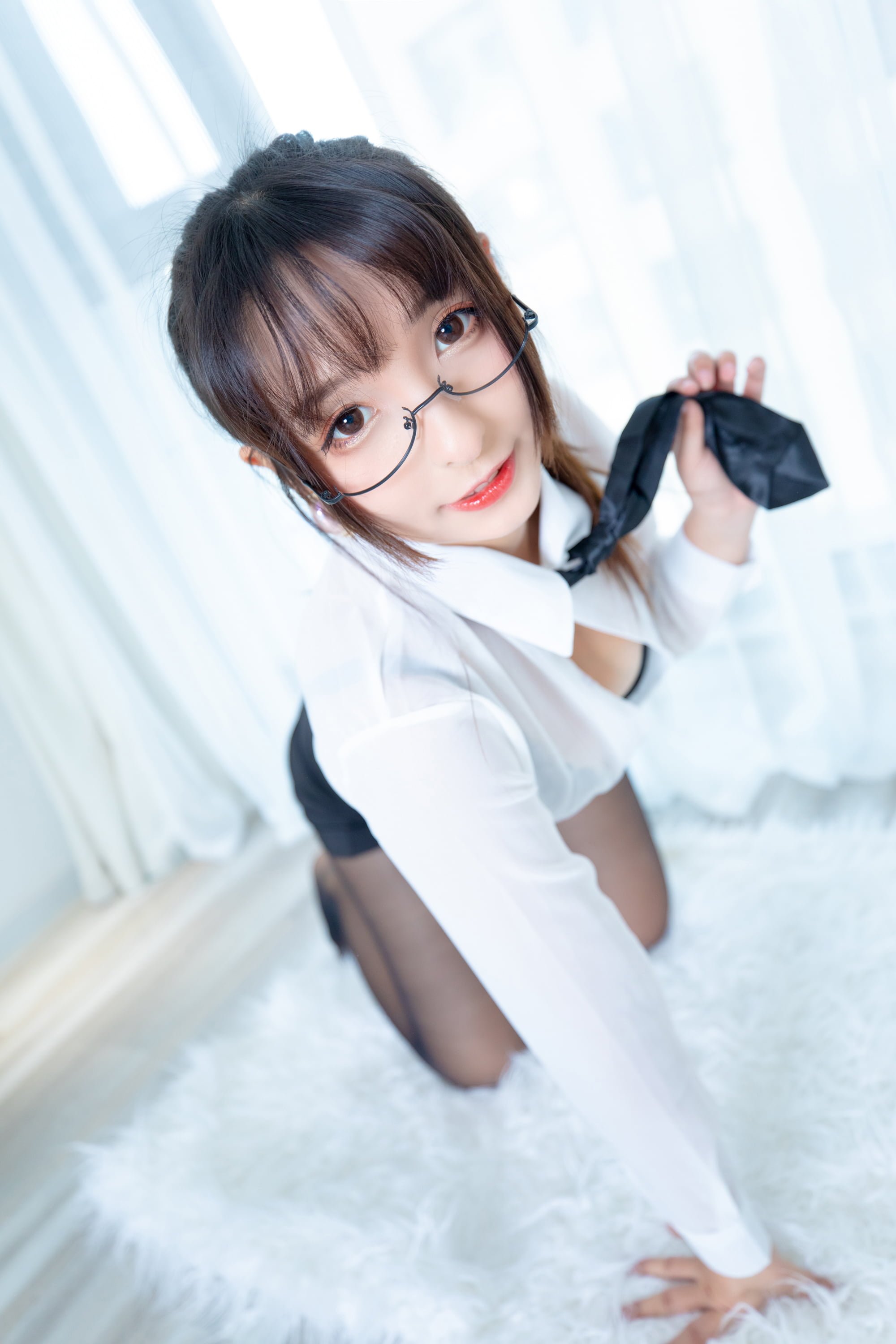 神楽坂真冬 《ホワイトオフィス》