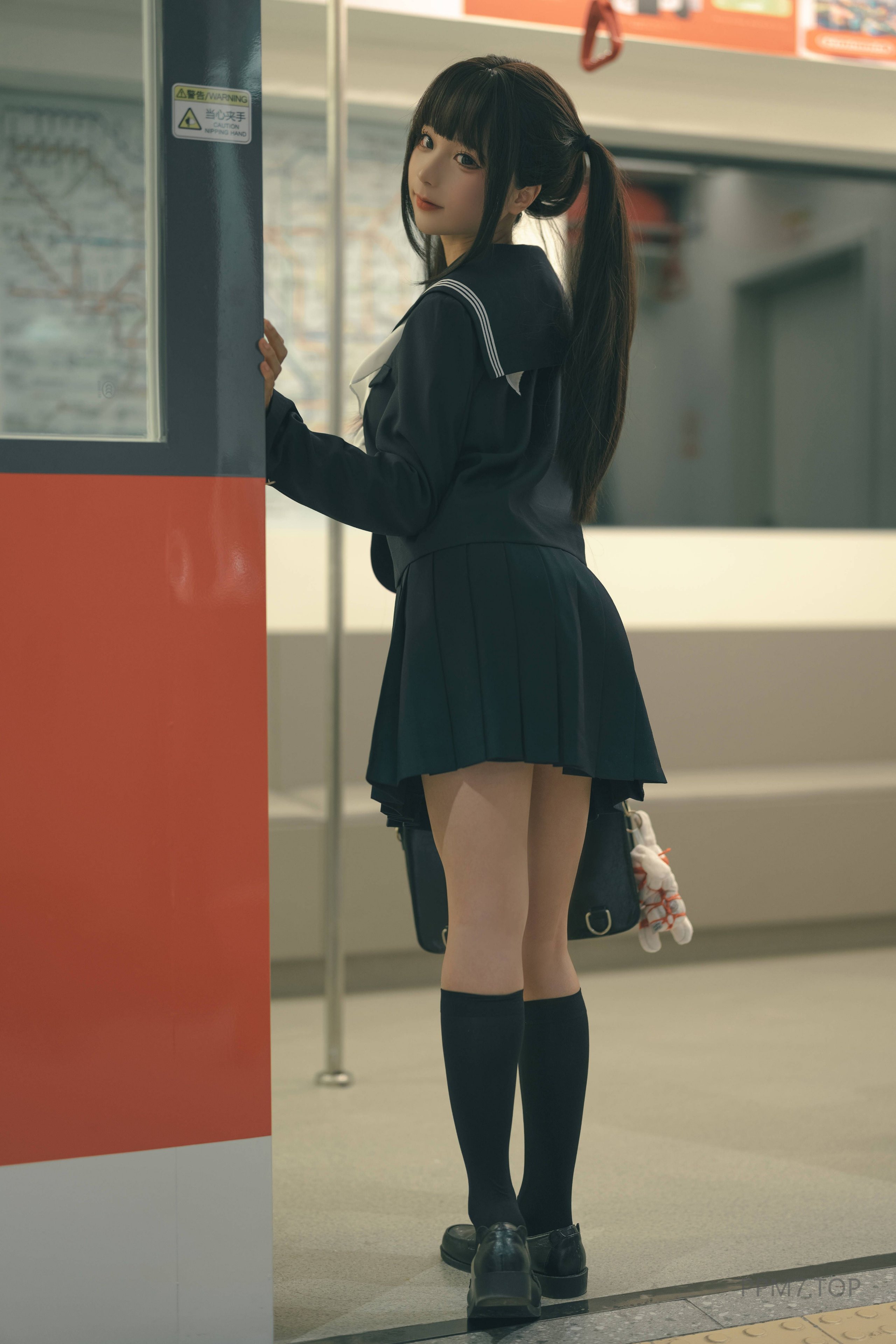 Chun Momo Master's Task Cosplay Photo Set
