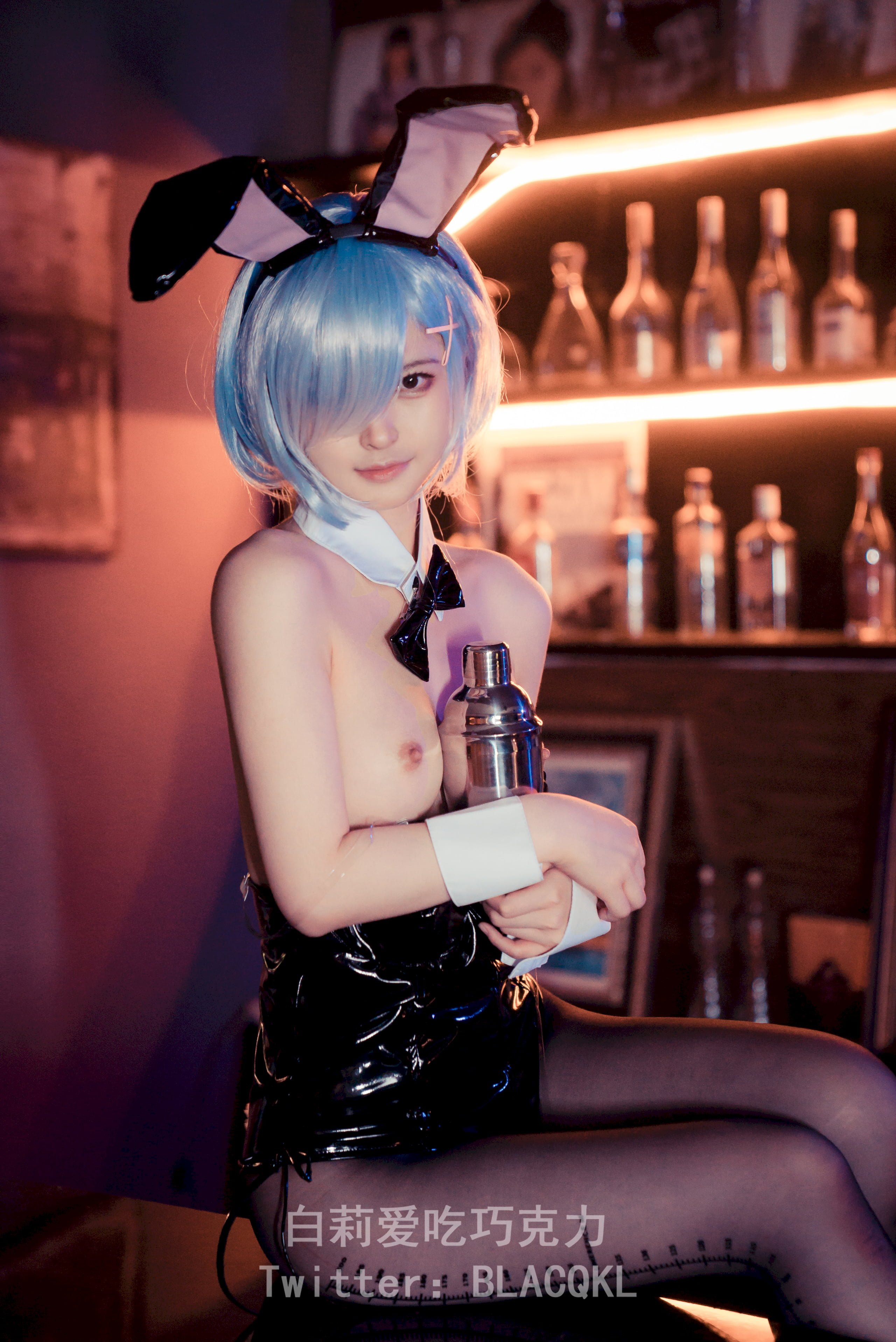白莉爱吃巧克力 - 蕾姆兔女郎