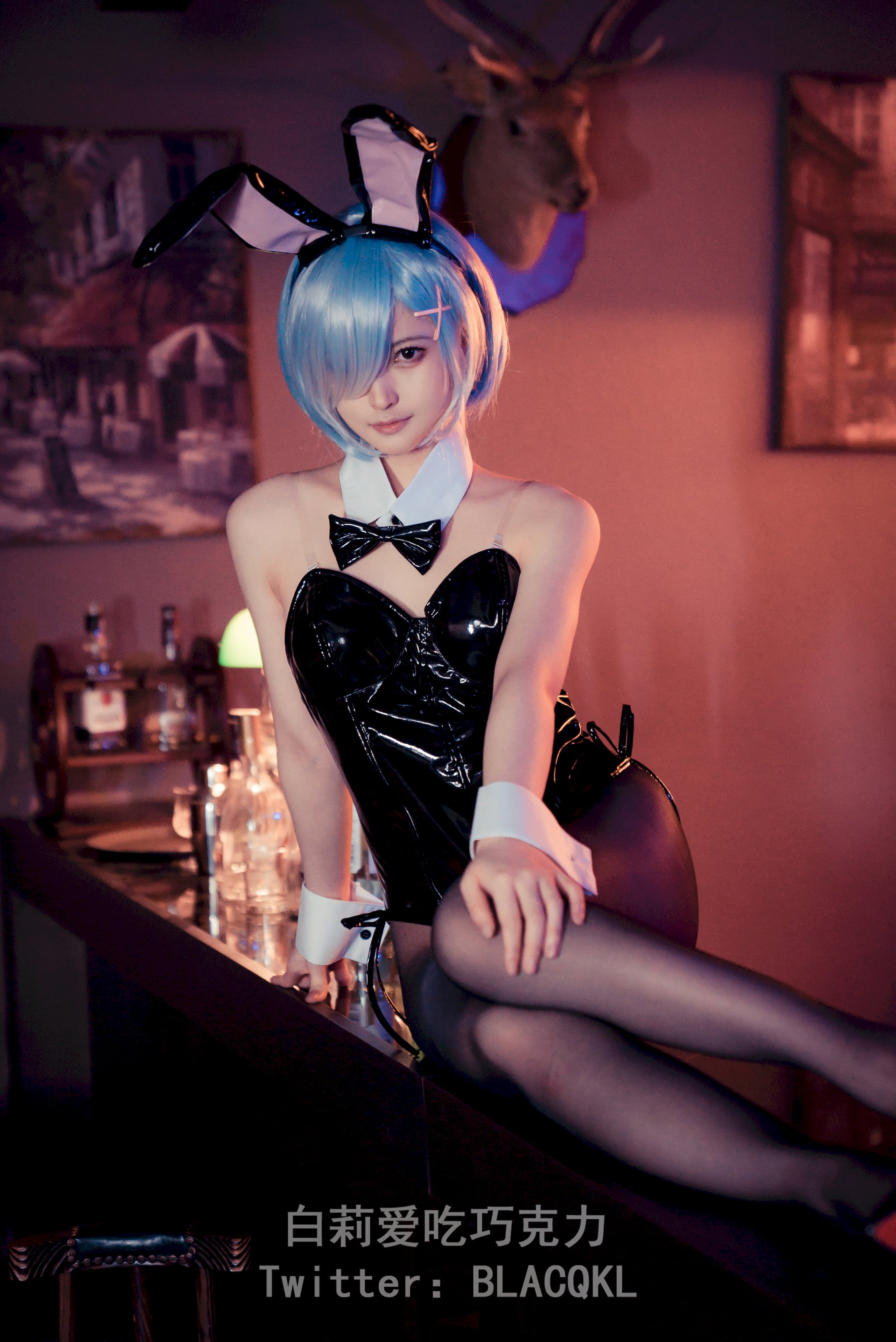 白莉爱吃巧克力 - 蕾姆兔女郎