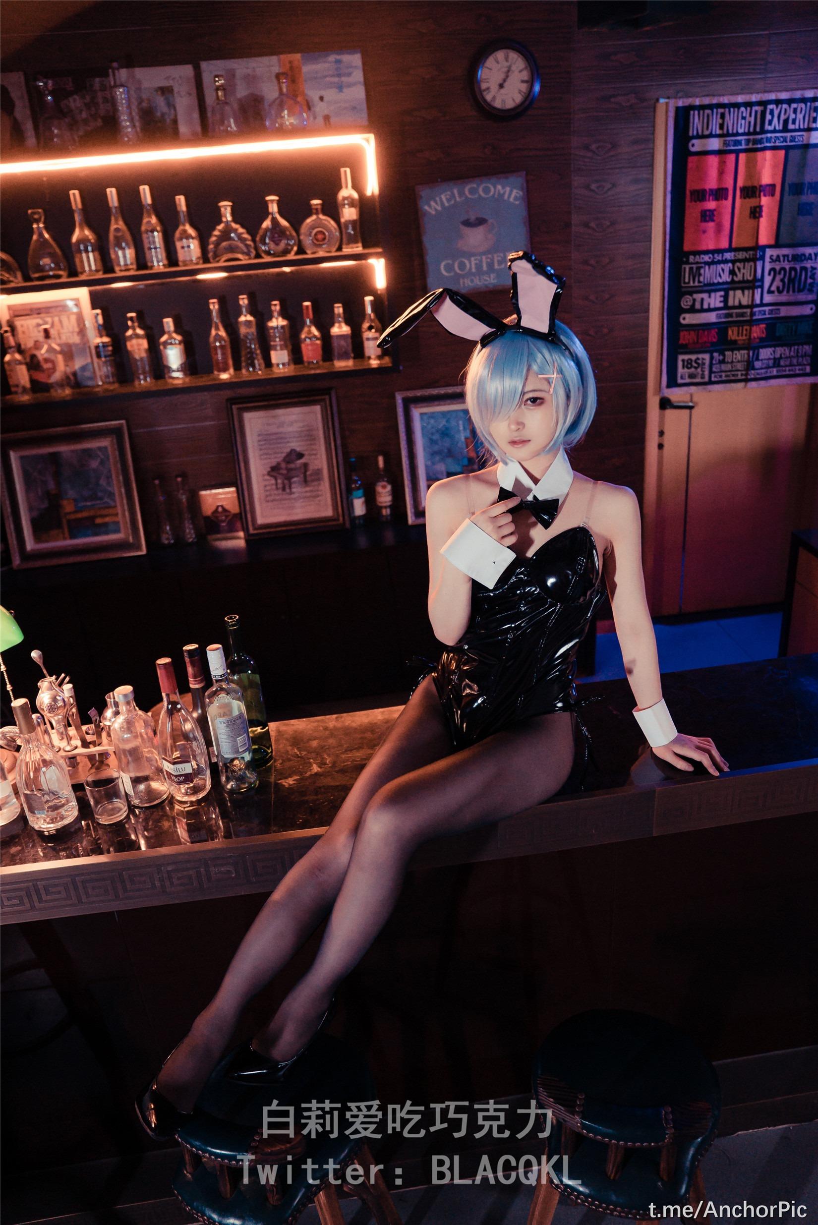 Bai Li loves to eat chocolate - Rem Bunny Girl 71P