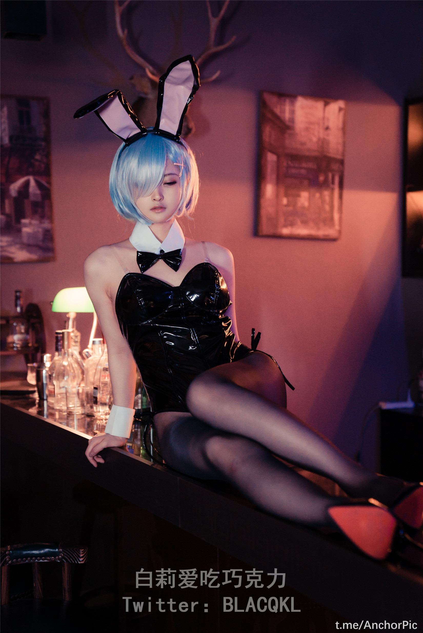 Bai Li loves to eat chocolate - Rem Bunny Girl 71P