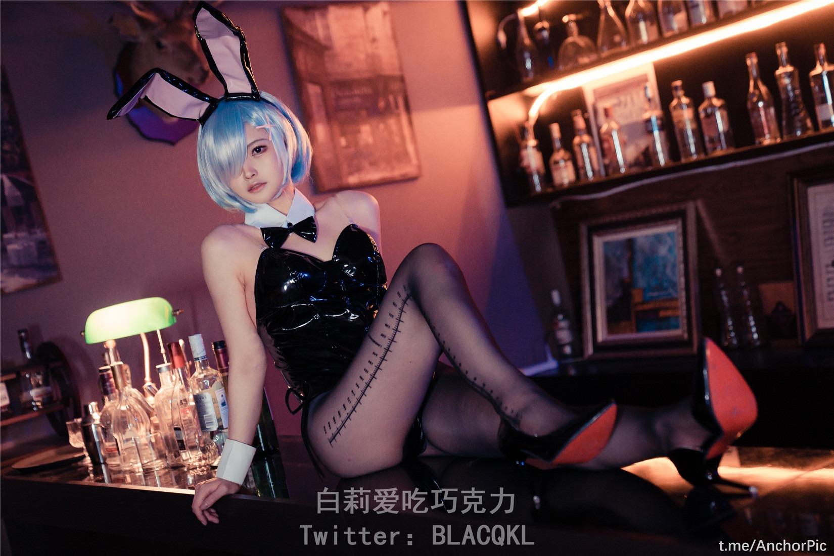 Bai Li loves to eat chocolate - Rem Bunny Girl 71P