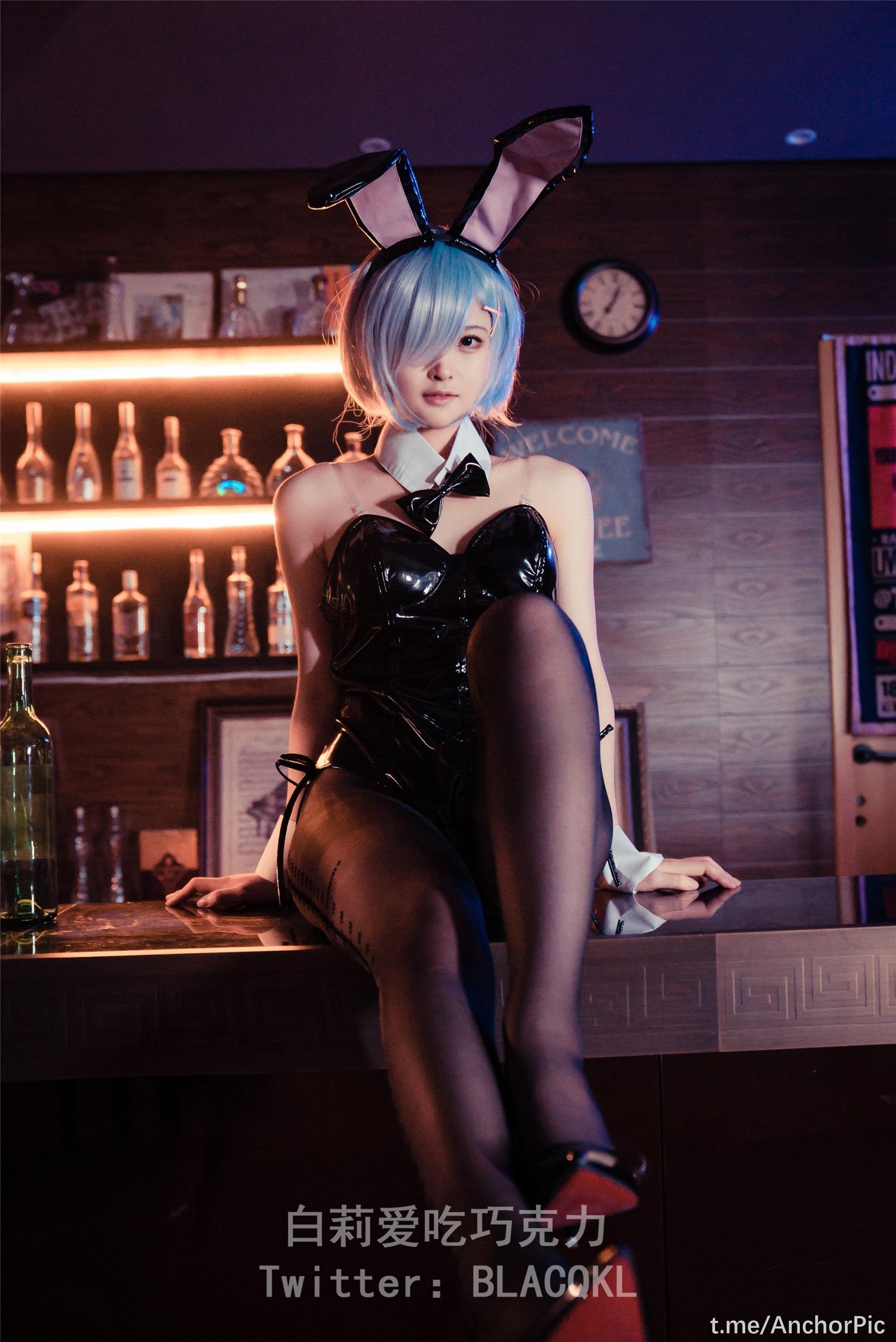 Bai Li loves to eat chocolate - Rem Bunny Girl 71P