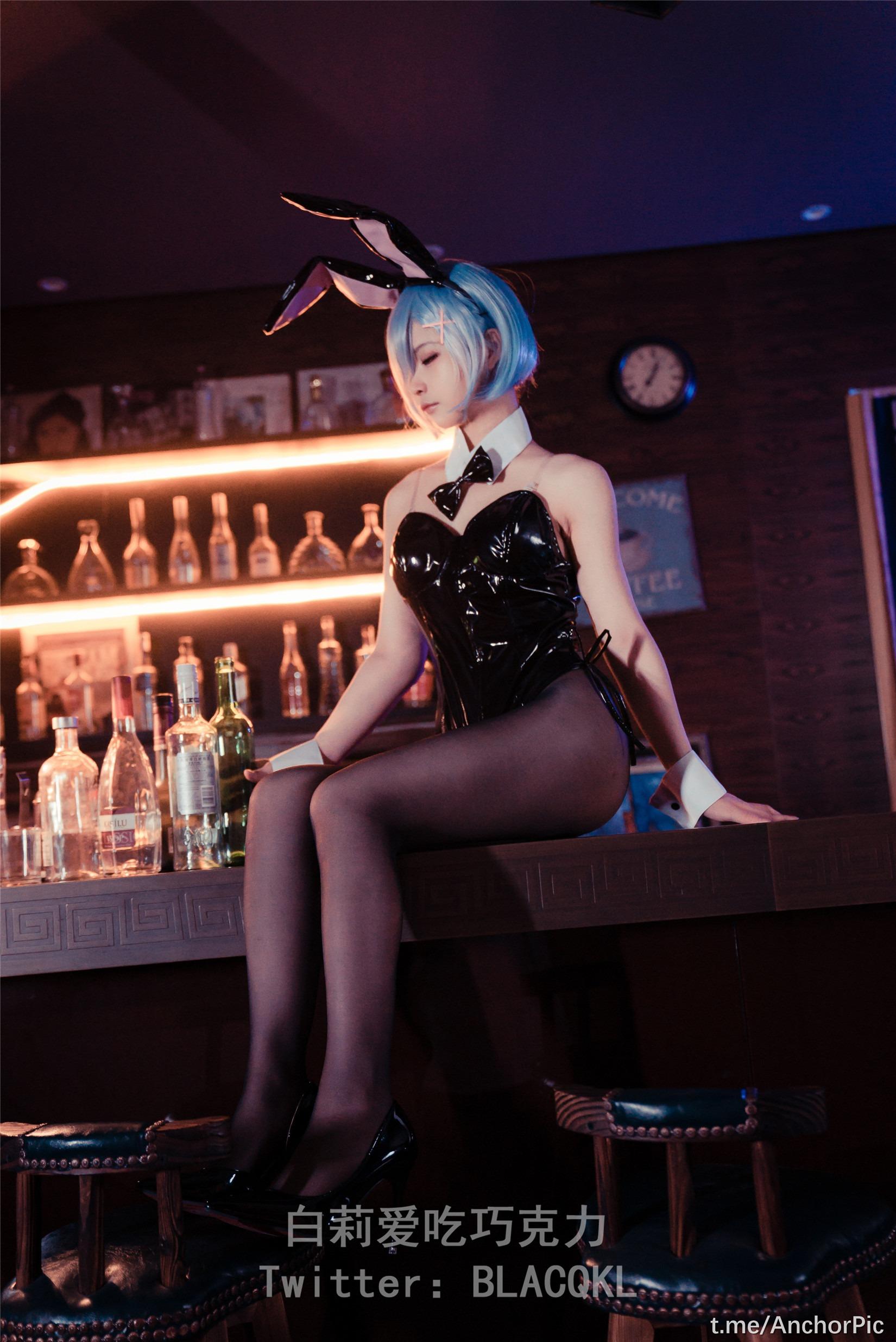 Bai Li loves to eat chocolate - Rem Bunny Girl 71P