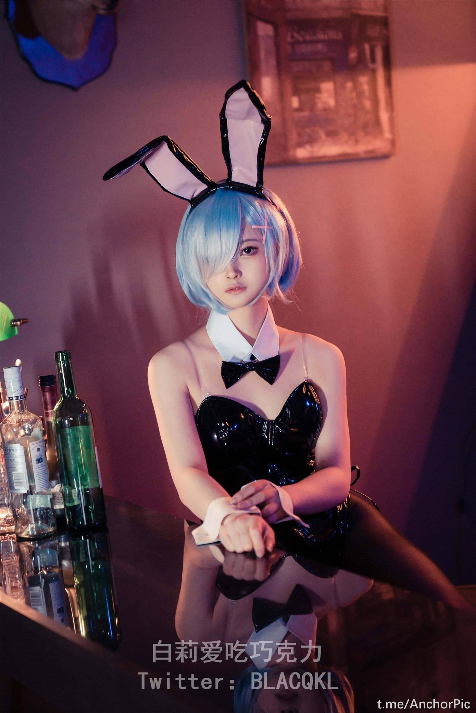 Bai Li loves to eat chocolate - Rem Bunny Girl 71P