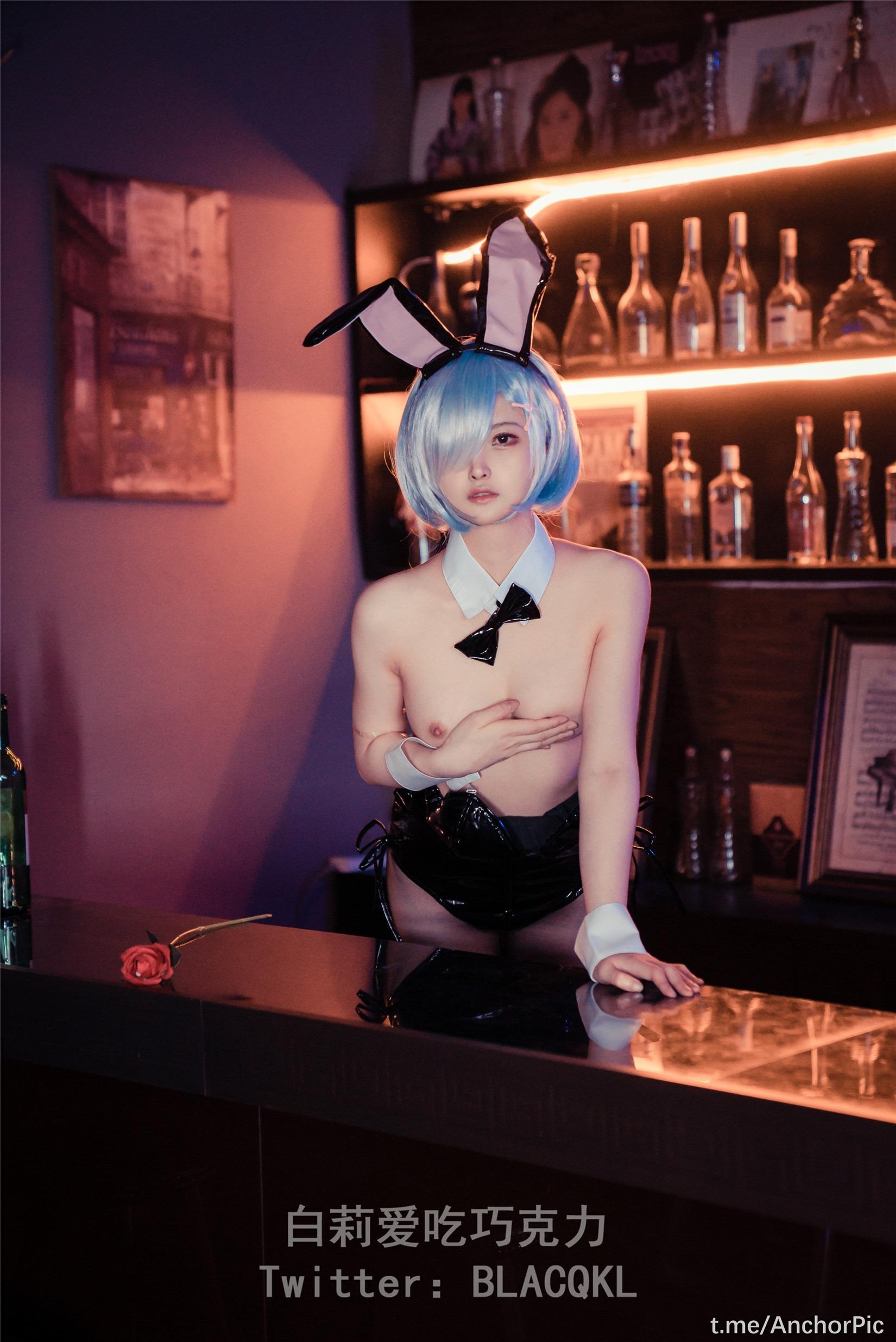 Bai Li loves to eat chocolate - Rem Bunny Girl 71P