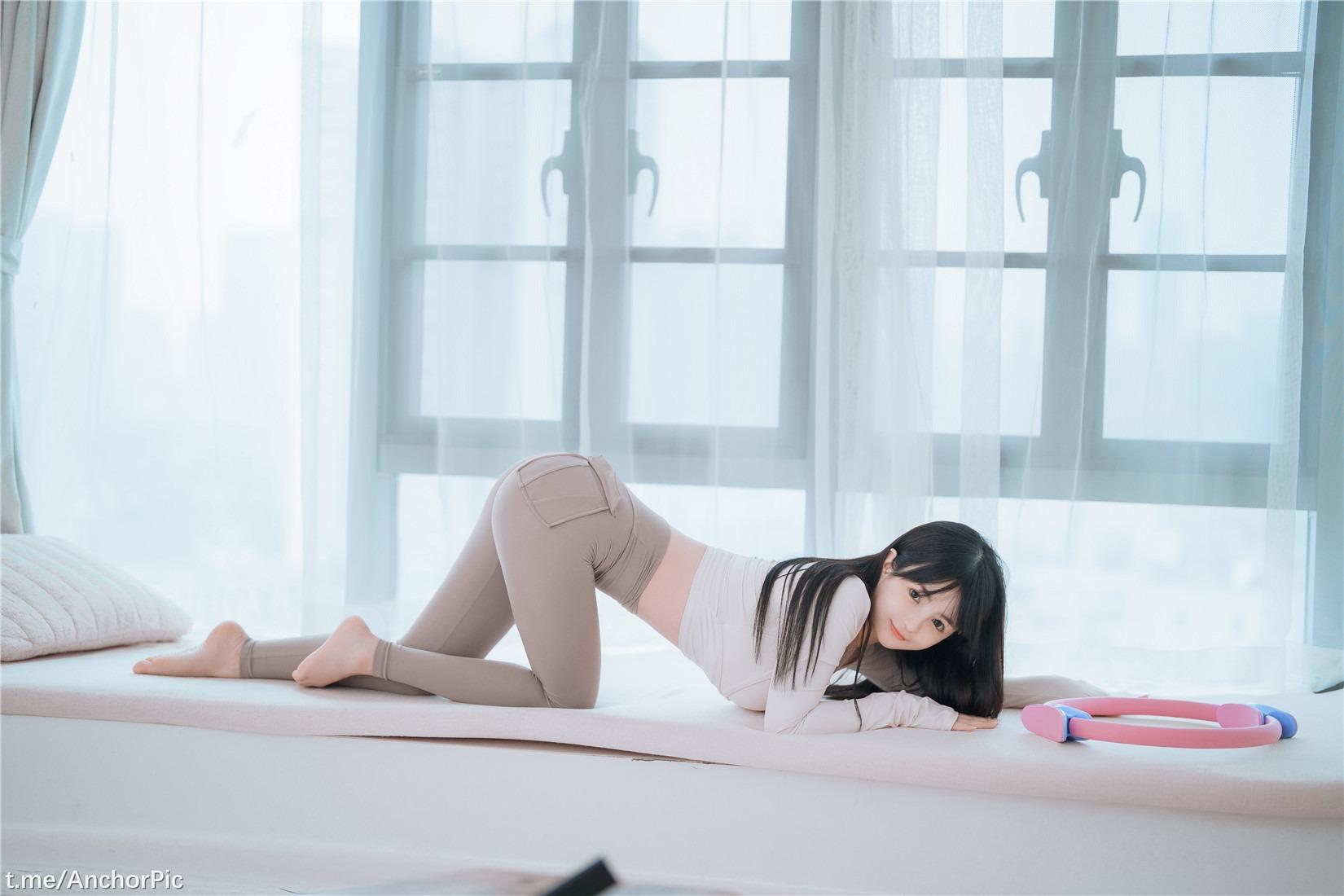 Sakurai Ningning - Yoga Sister 111P